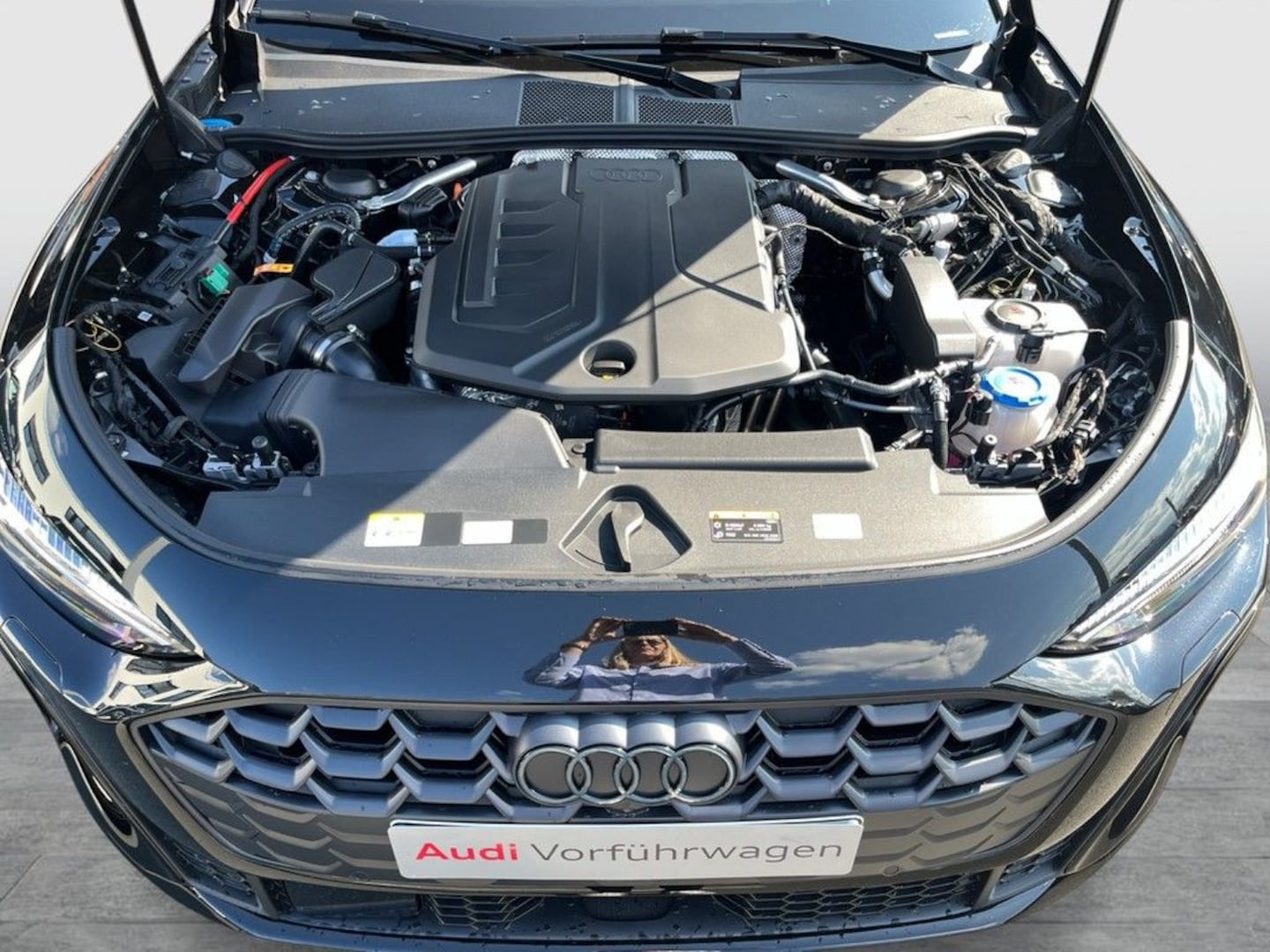 Bild über Audi A5 Avant e-hybrid e-hybrid quattro 270 kW S tronic - für weitere Informationen kontaktieren Sie den Audi Partner