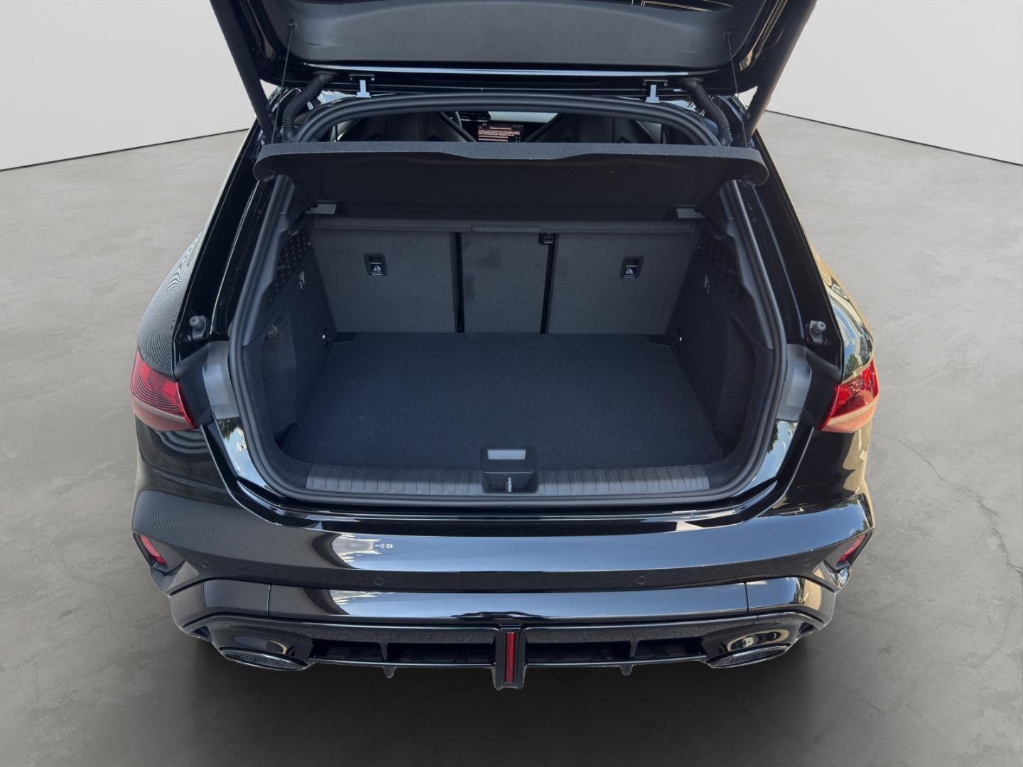 Bild über Audi RS 3 Sportback TFSI quattro 294 kW S tronic - für weitere Informationen kontaktieren Sie den Audi Partner