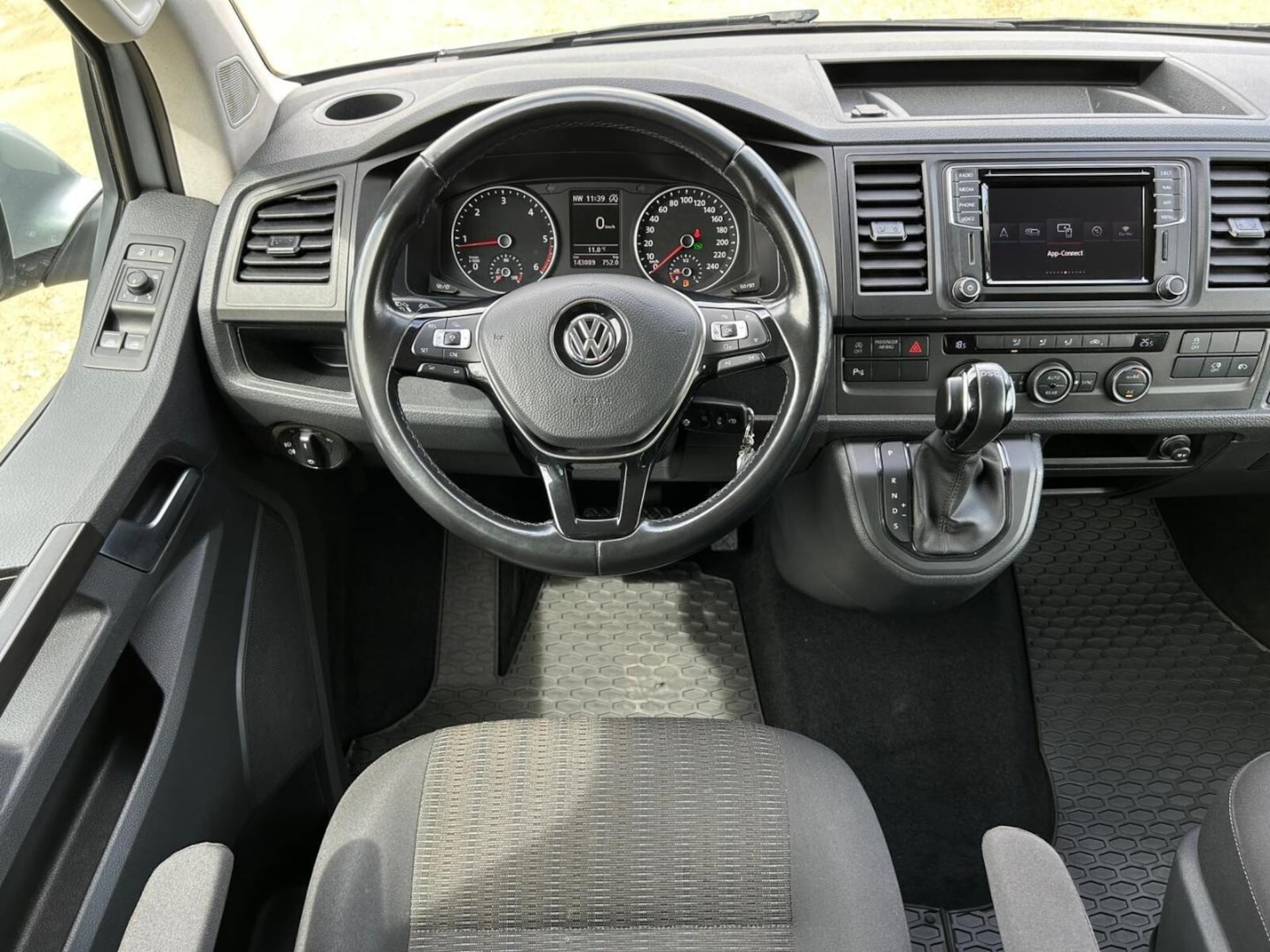 Volkswagen Caravelle 6 długi rozstaw osi Comfortline