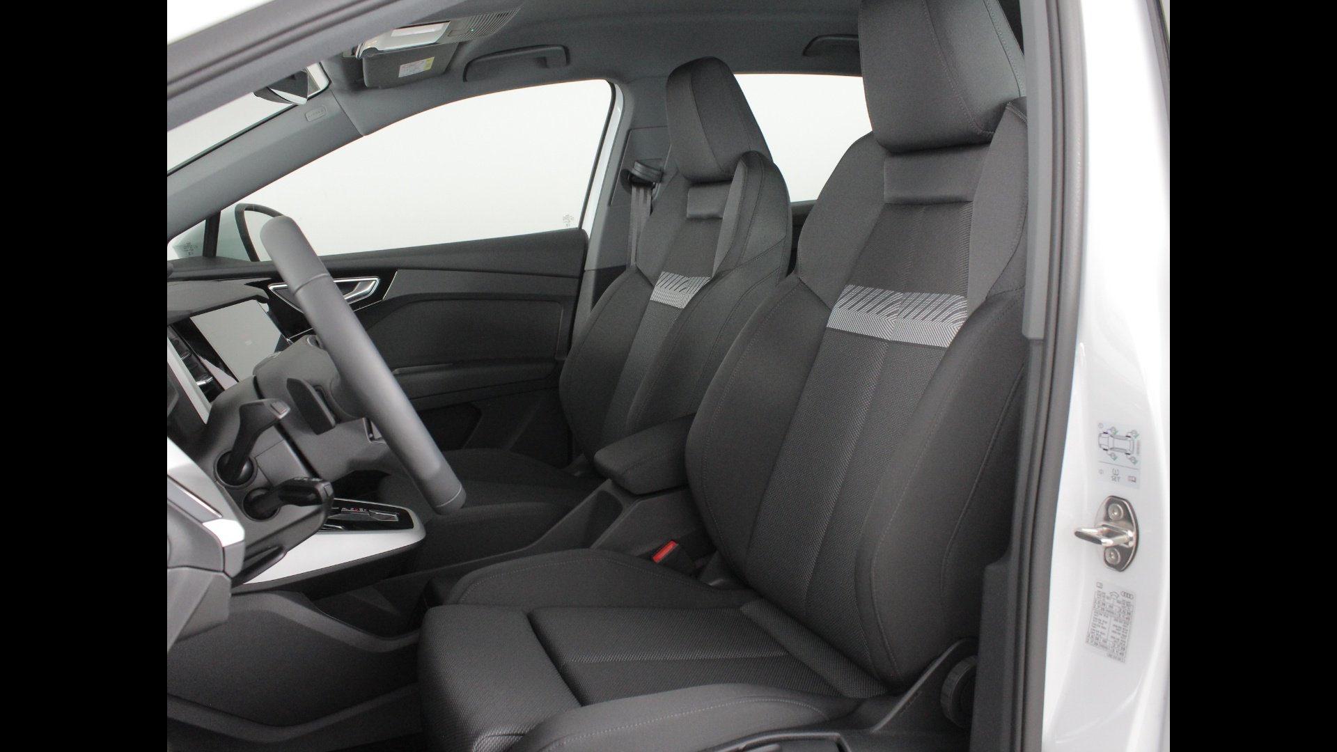 Image about Audi Q4 e-tron Business Advanced 40 e-tron 150,00 kW