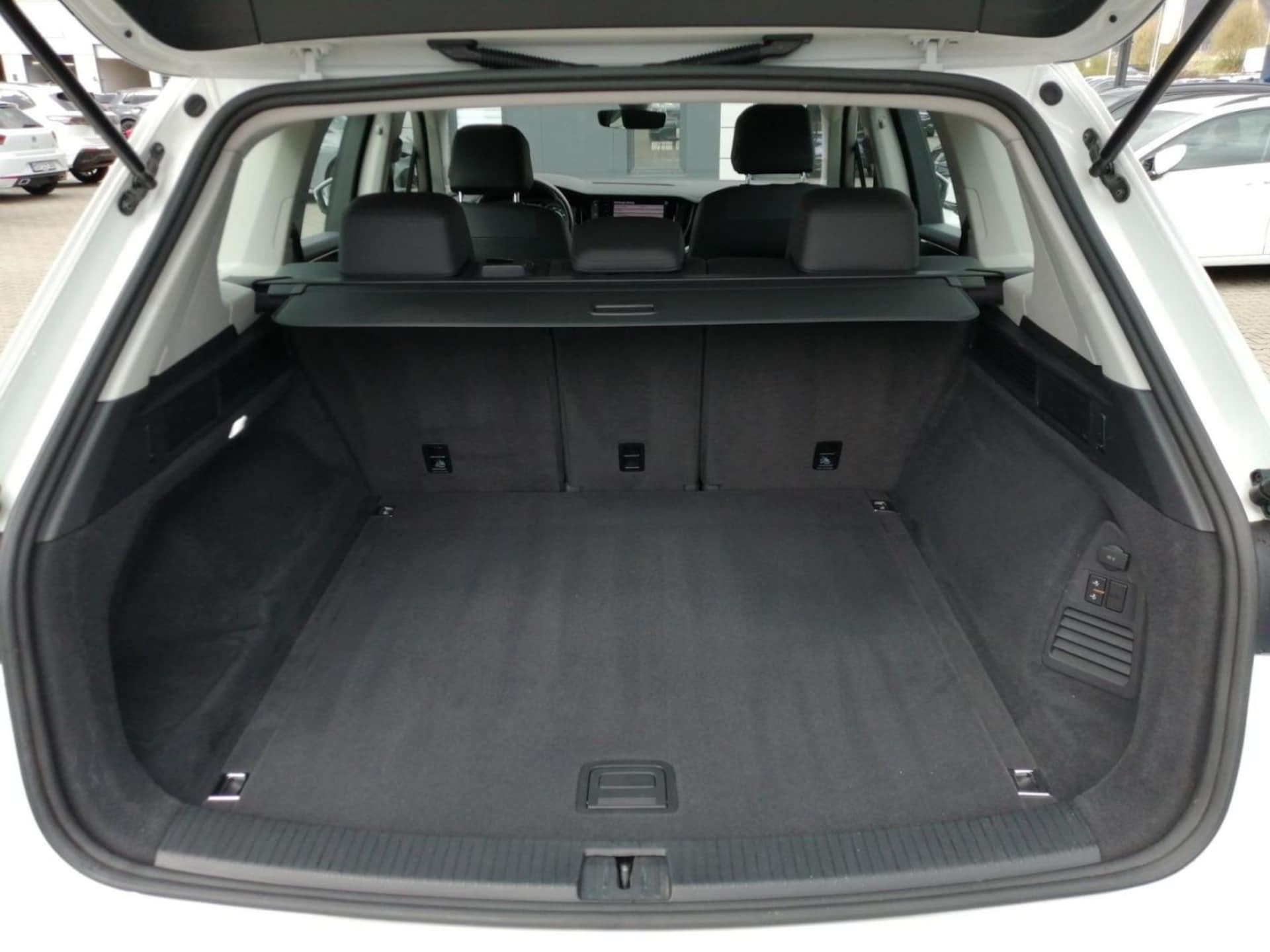 Volkswagen Touareg Basis-Modell