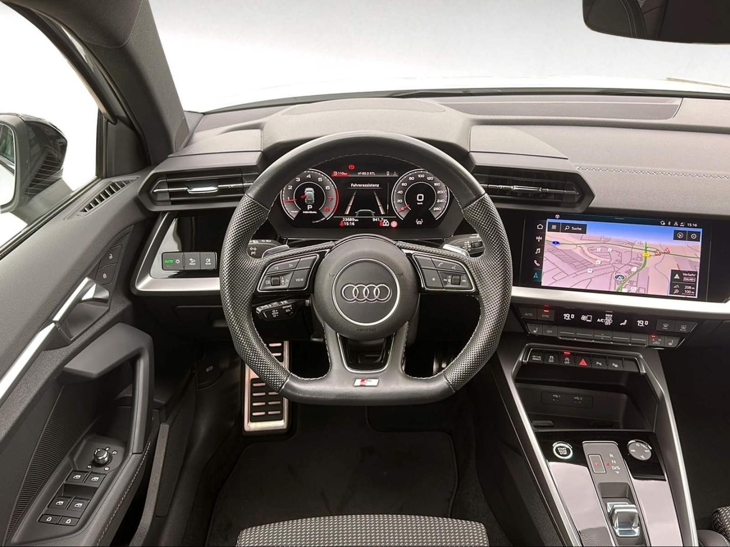 Bild über Audi A3 Sportback S line 40 TFSI quattro S tronic - für weitere Informationen kontaktieren Sie den Audi Partner