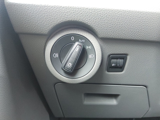 Volkswagen T6.1 Caravelle larger