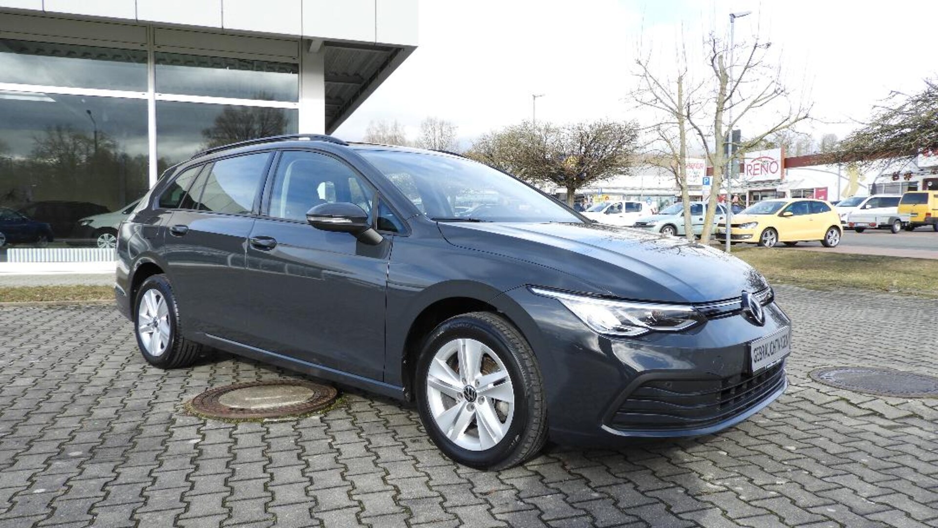 Volkswagen Golf Variant Life