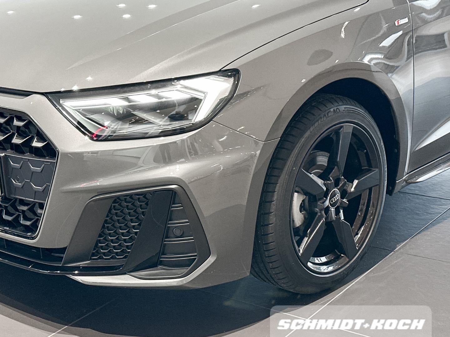 Bild über Audi A1 Sportback S line 30 TFSI S tronic - für weitere Informationen kontaktieren Sie den Audi Partner