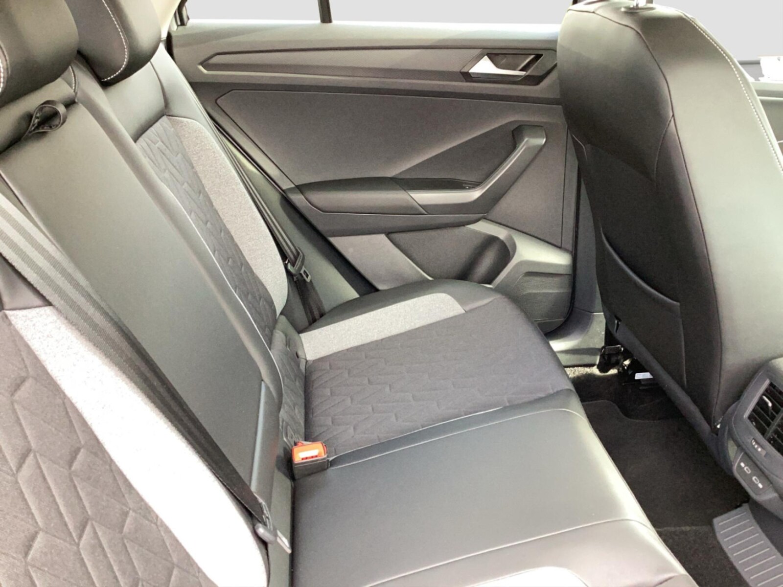 Volkswagen T-Roc – Bild 12