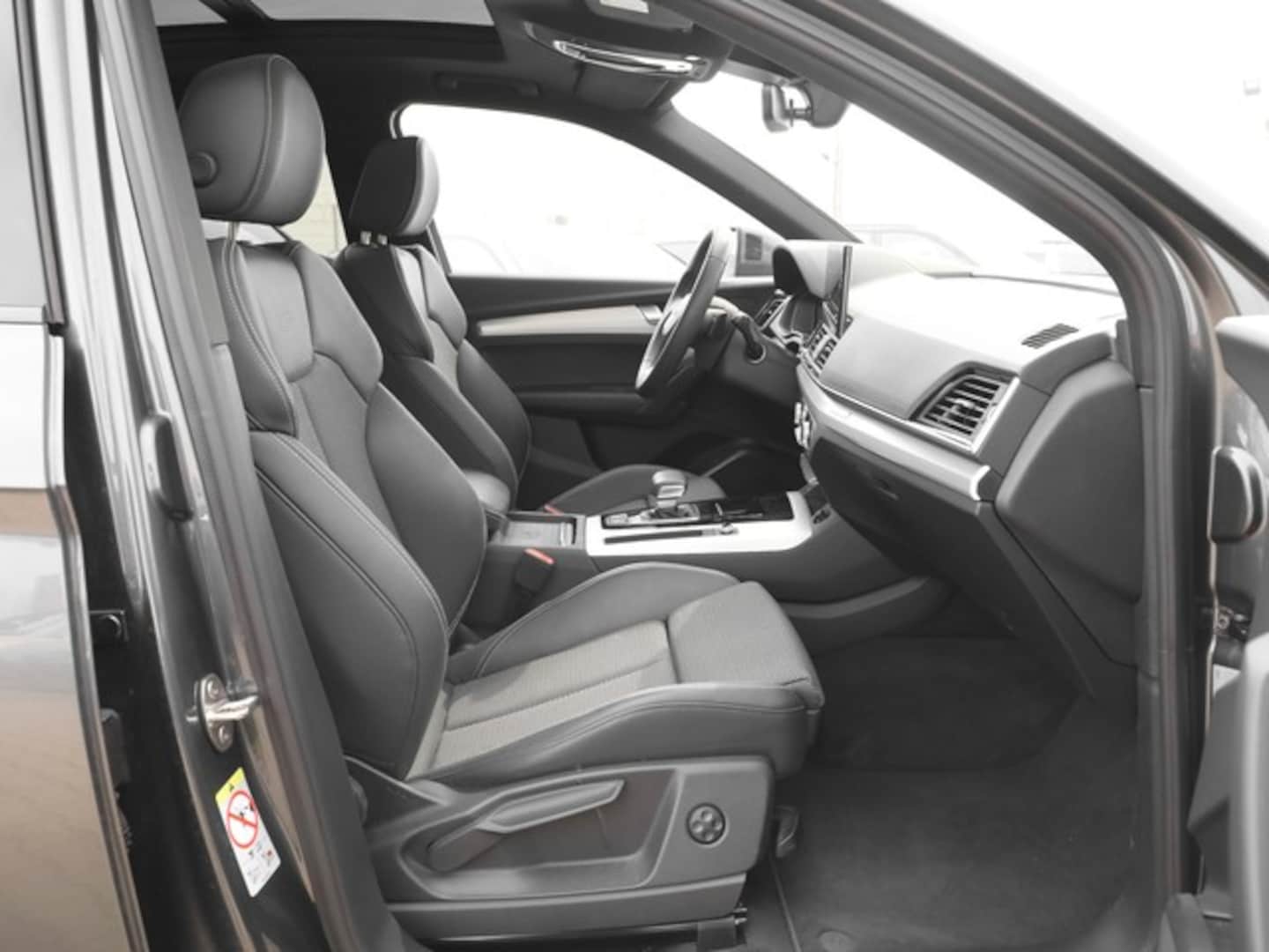 Bild über Audi Q5 Sportback 40 TDI quattro S tronic - für weitere Informationen kontaktieren Sie den Audi Partner