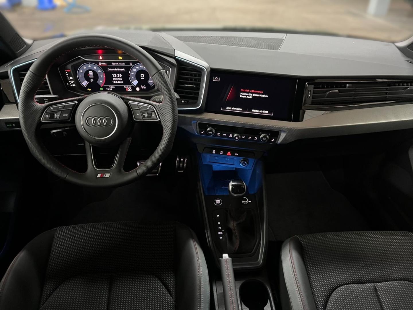 Bild über Audi A1 Sportback S line 30 TFSI S tronic - für weitere Informationen kontaktieren Sie den Audi Partner