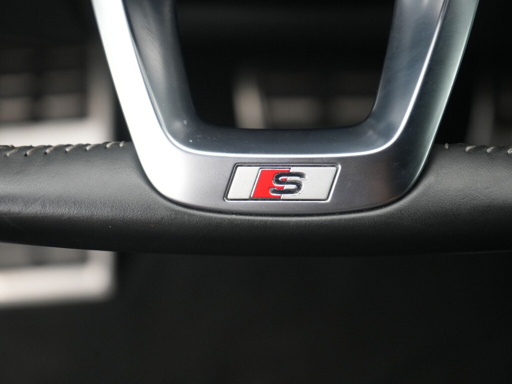 Image about Audi SQ8 TDI quattro tiptronic