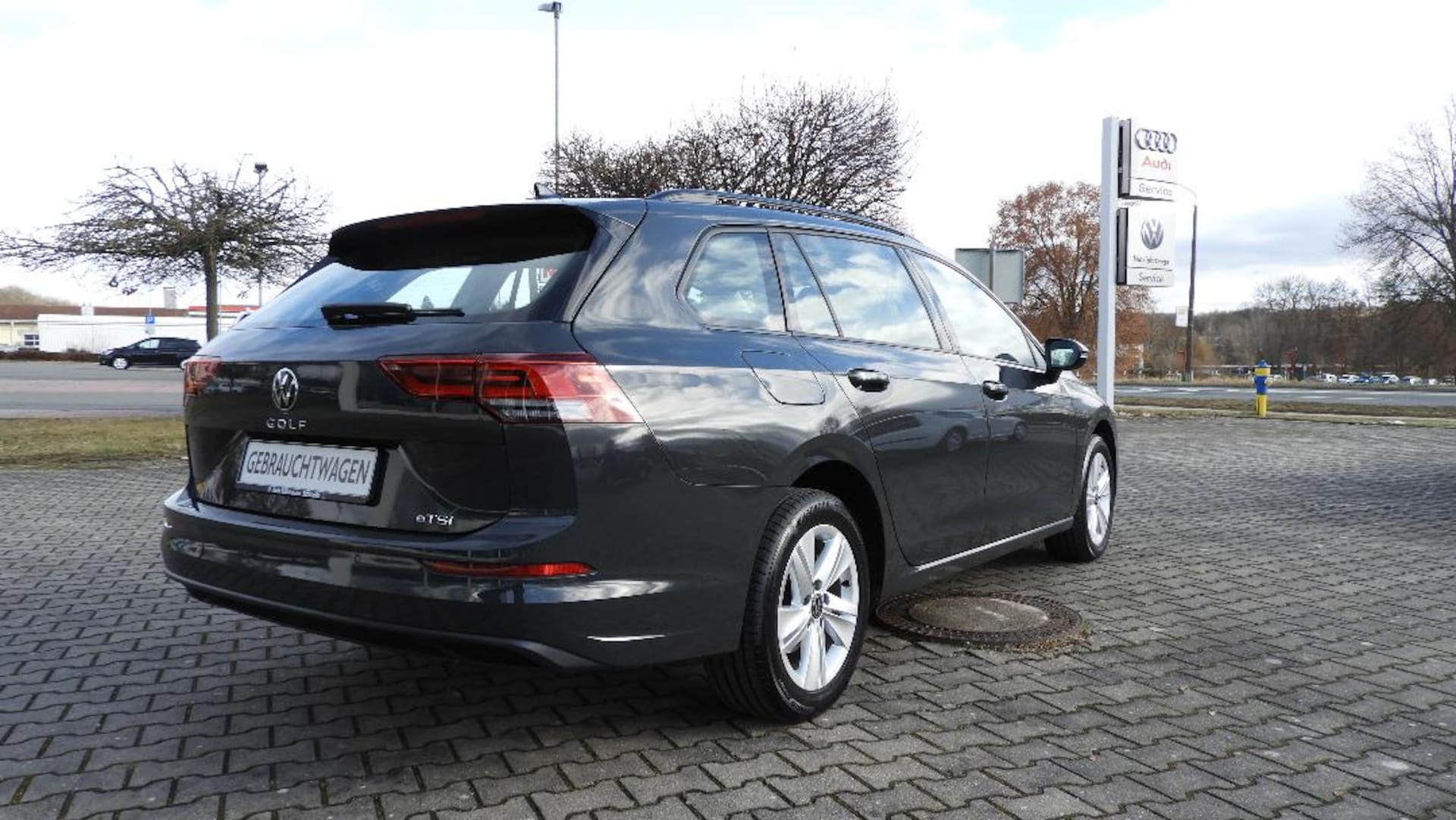 Volkswagen Golf Variant Life