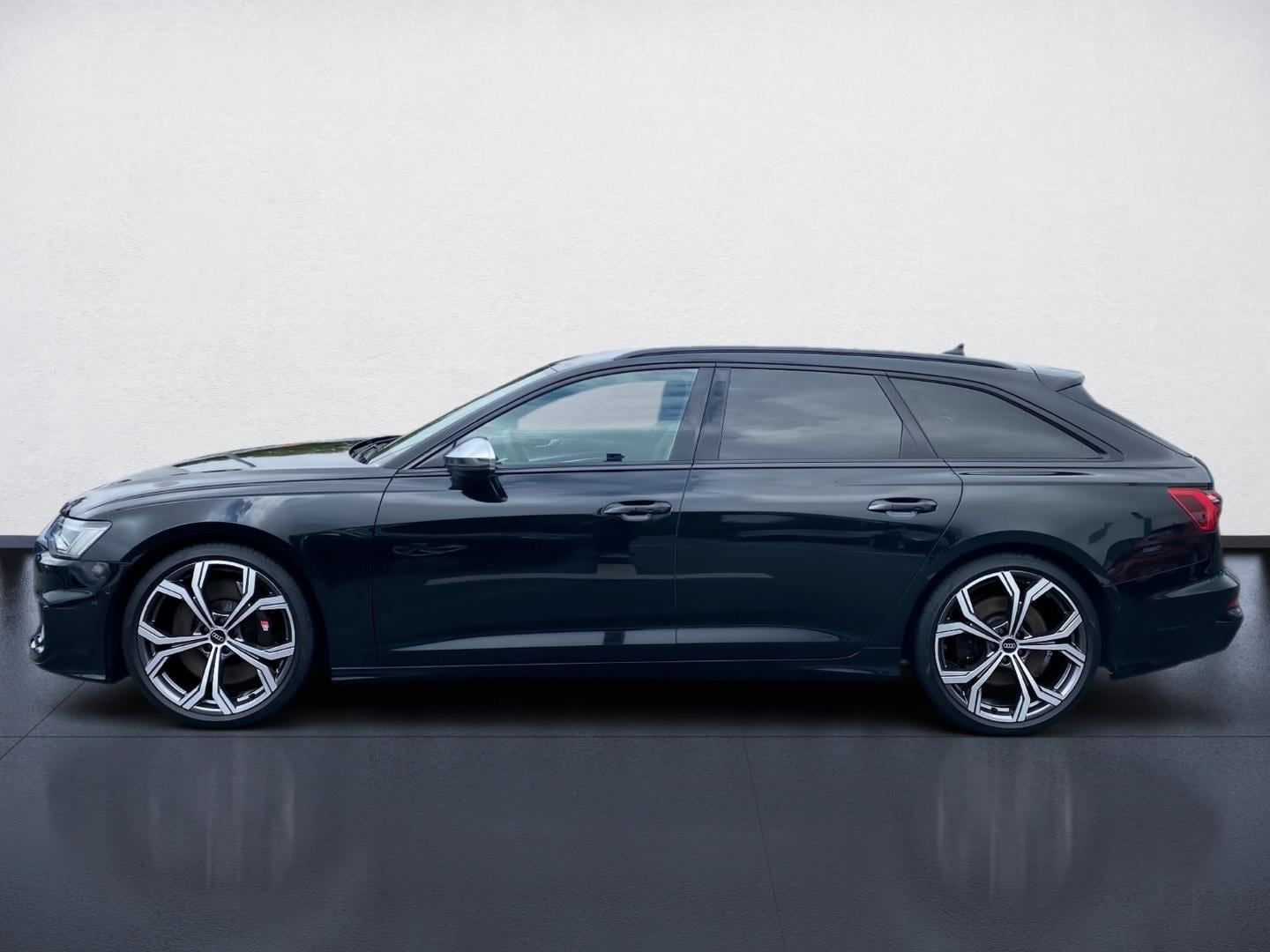 Bild über Audi S6 Avant S6 Avant TDI 253(344) kW(PS) tiptronic - für weitere Informationen kontaktieren Sie den Audi Partner