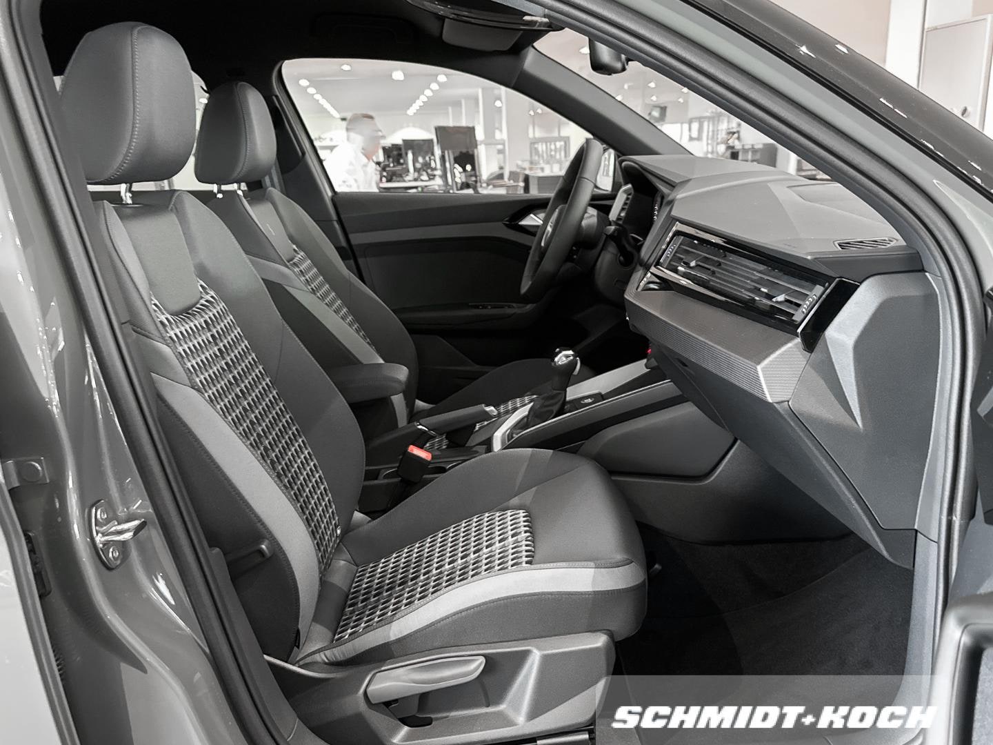 Bild über Audi A1 Sportback S line 30 TFSI S tronic - für weitere Informationen kontaktieren Sie den Audi Partner