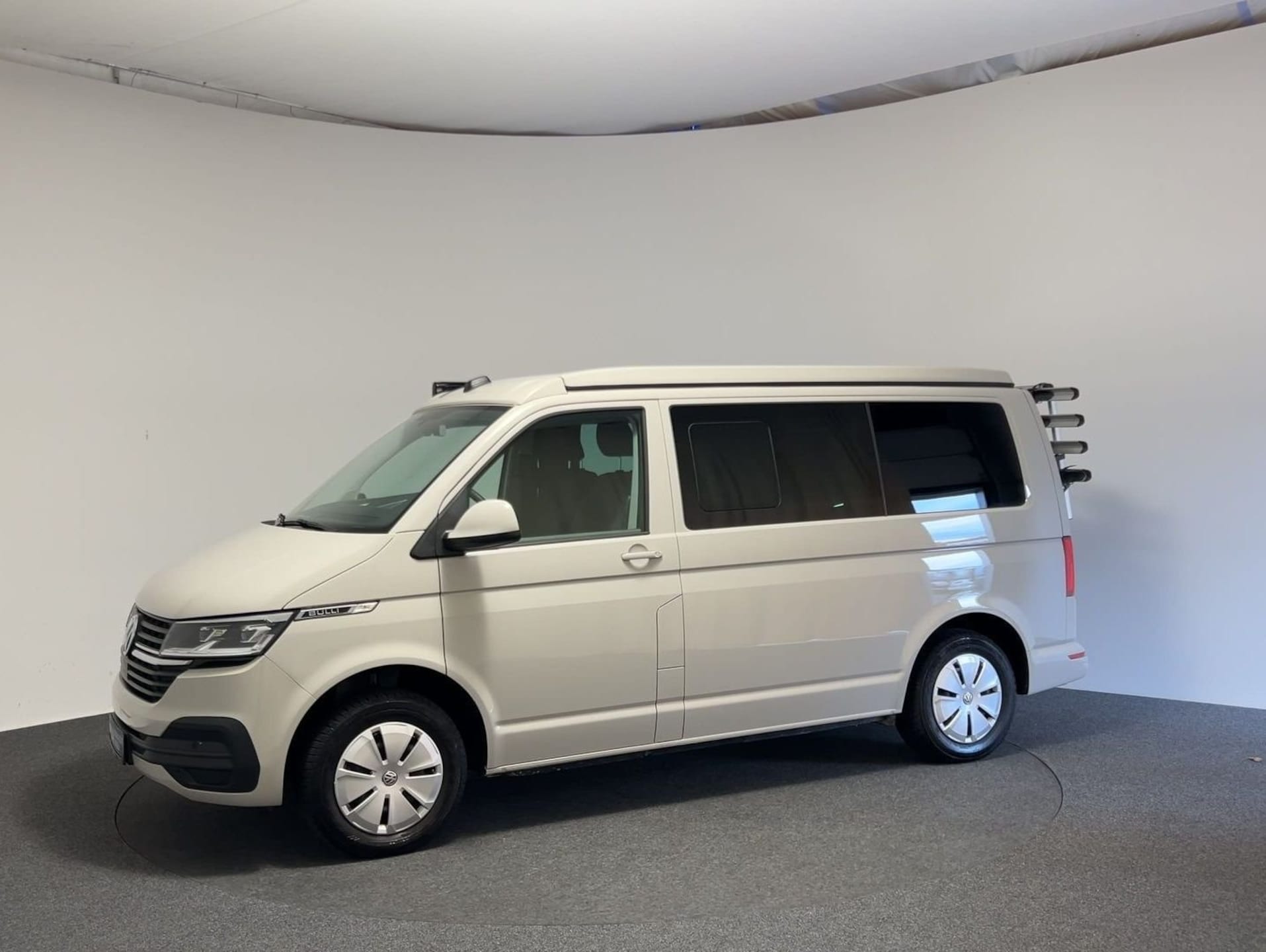 Volkswagen T6.1 Transporter Kasten kurzer Radstand