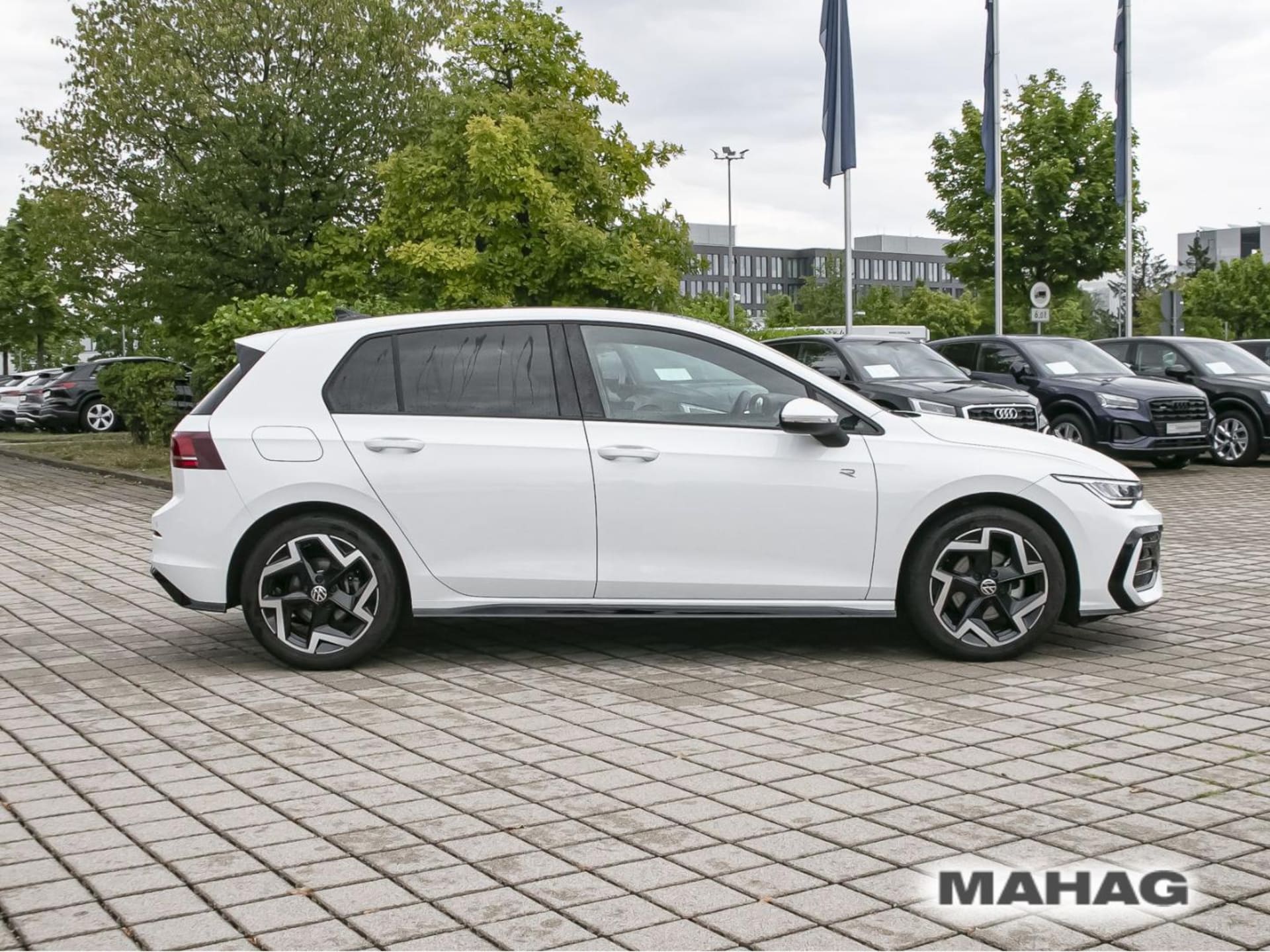 Volkswagen Golf R-Line