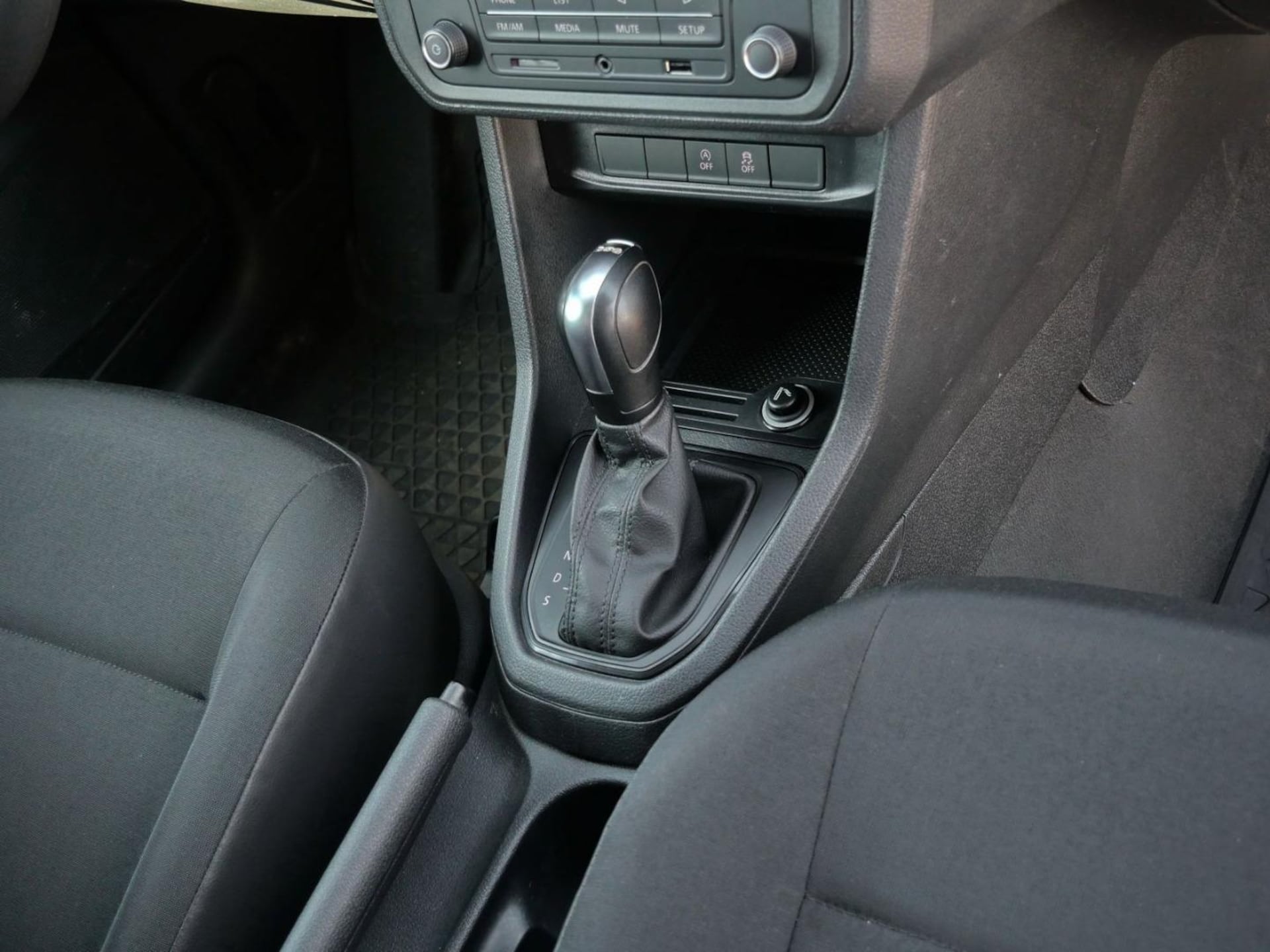 Volkswagen Caddy Maxi Kasten Basis-Modell