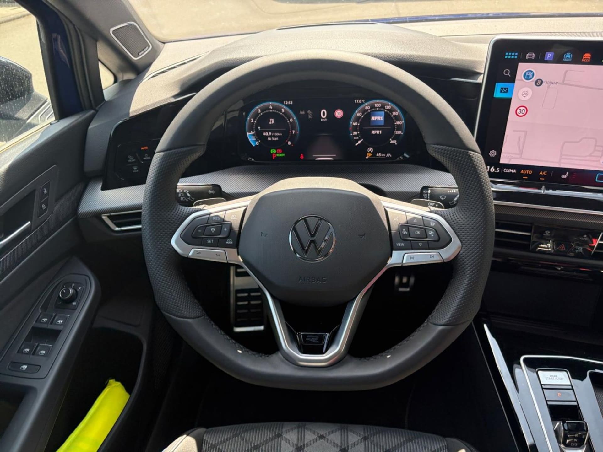 Volkswagen Golf R-Line