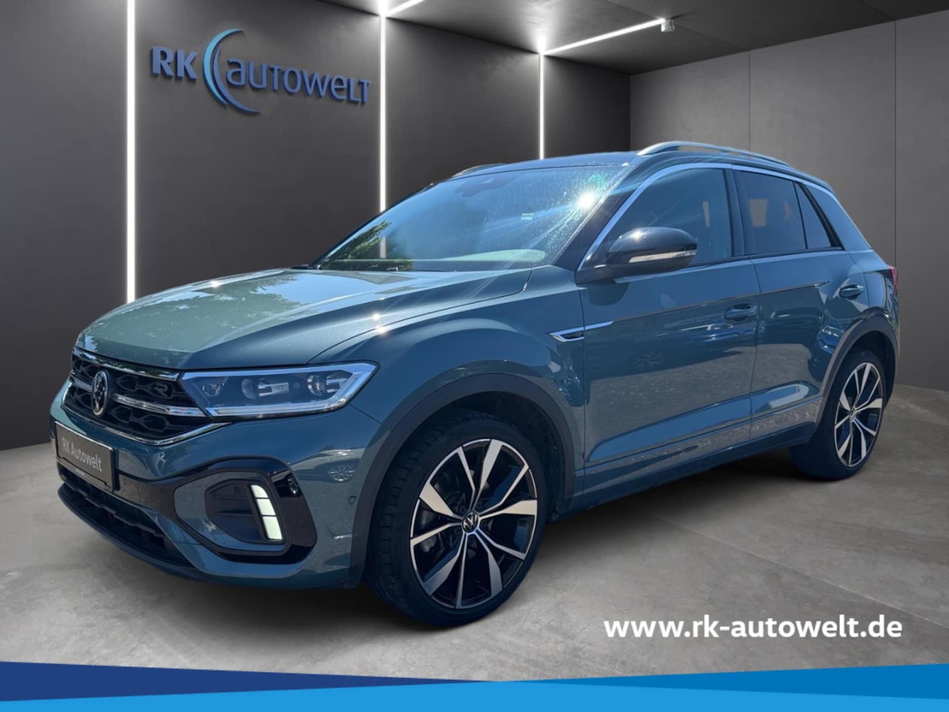 Volkswagen T-Roc 2023 — R-Line 1.5 TSI LED Navi Panorama 19 Zoll