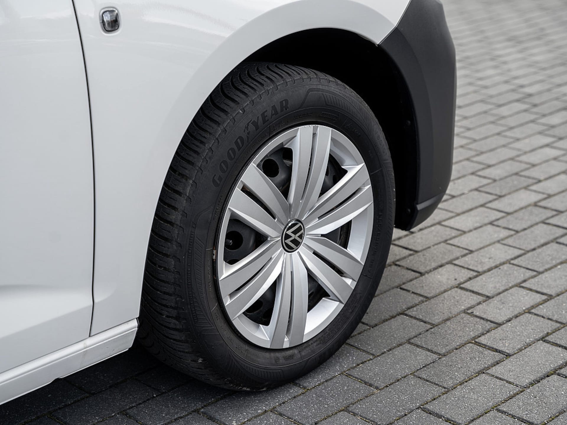 Volkswagen Caddy Basis-Modell