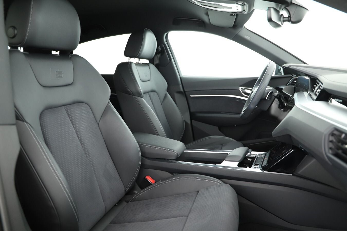Image about Audi Q8 Sportback e-tron S line 55 e-tron quattro