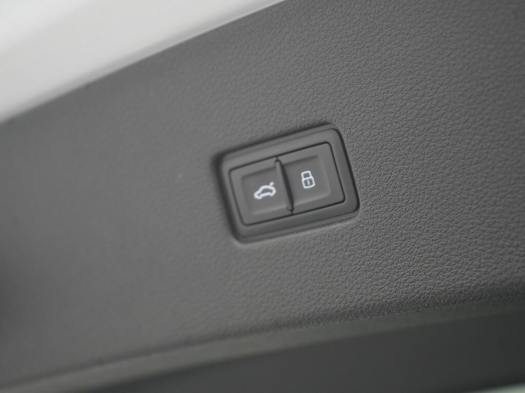 Image about Audi SQ8 TDI quattro tiptronic