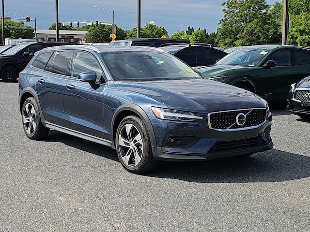 2024 Volvo V60 Cross Country