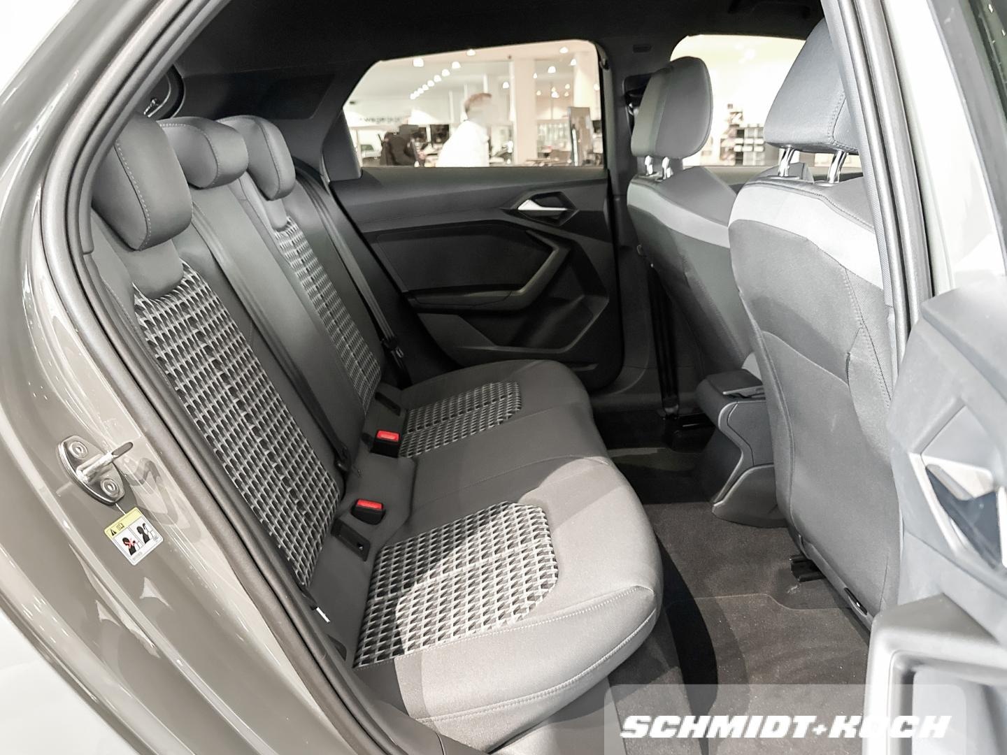Bild über Audi A1 Sportback S line 30 TFSI S tronic - für weitere Informationen kontaktieren Sie den Audi Partner