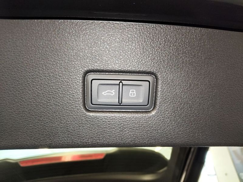Immagine di Audi Q5 Sportback TFSI e S line plus 55 TFSI e quattro 270 kW (367 CV) S tronic - Vista: for more details contact your dealer