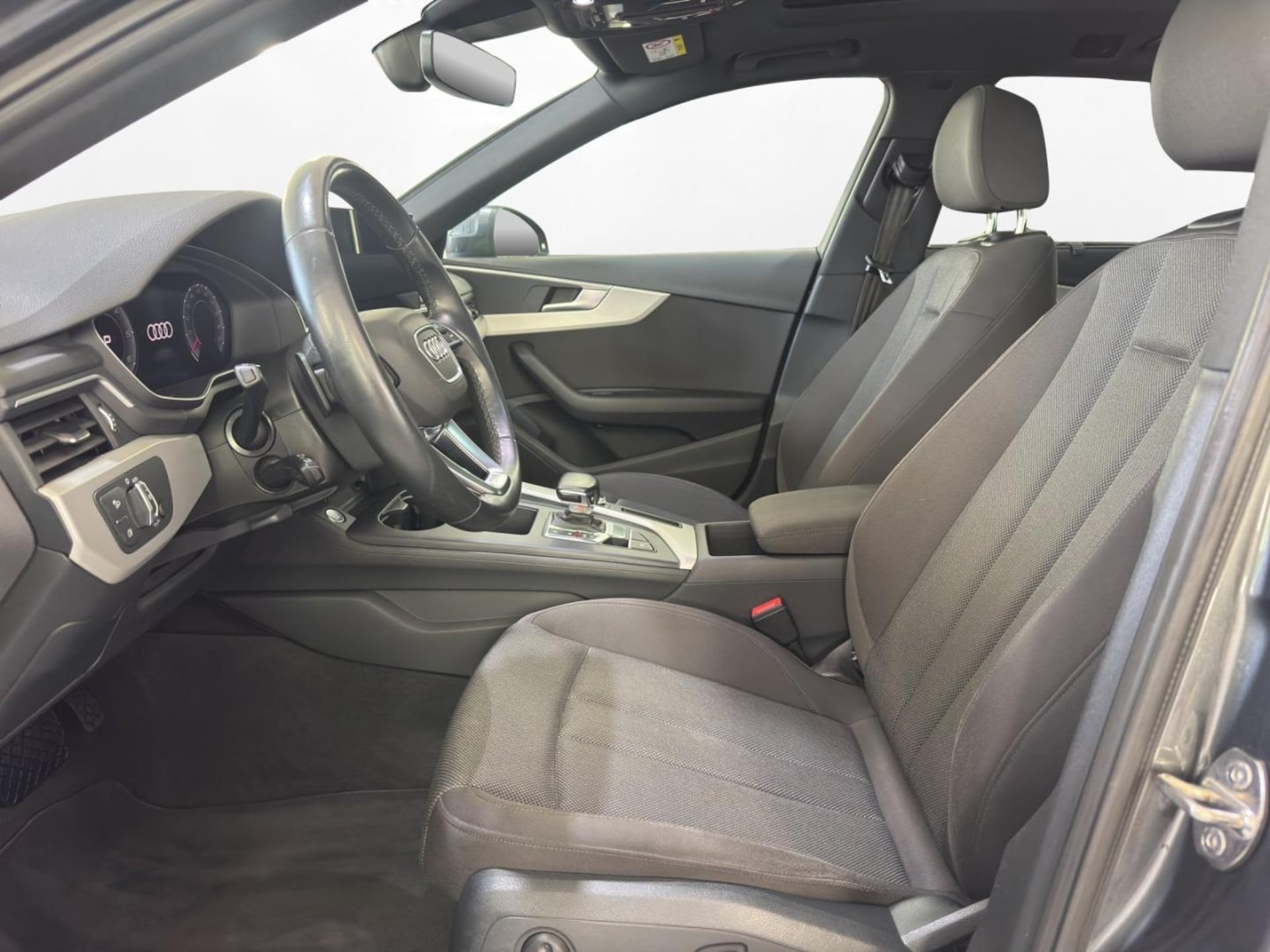 Audi A4 Avant S line