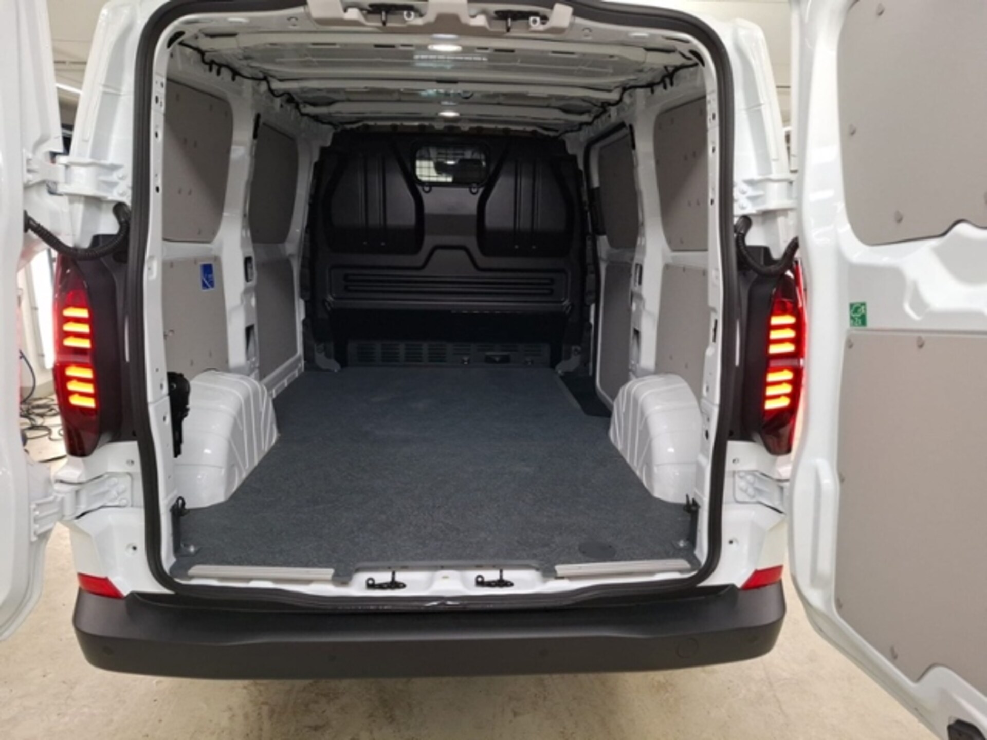 Volkswagen Transporter Kasten kurzer Radstand