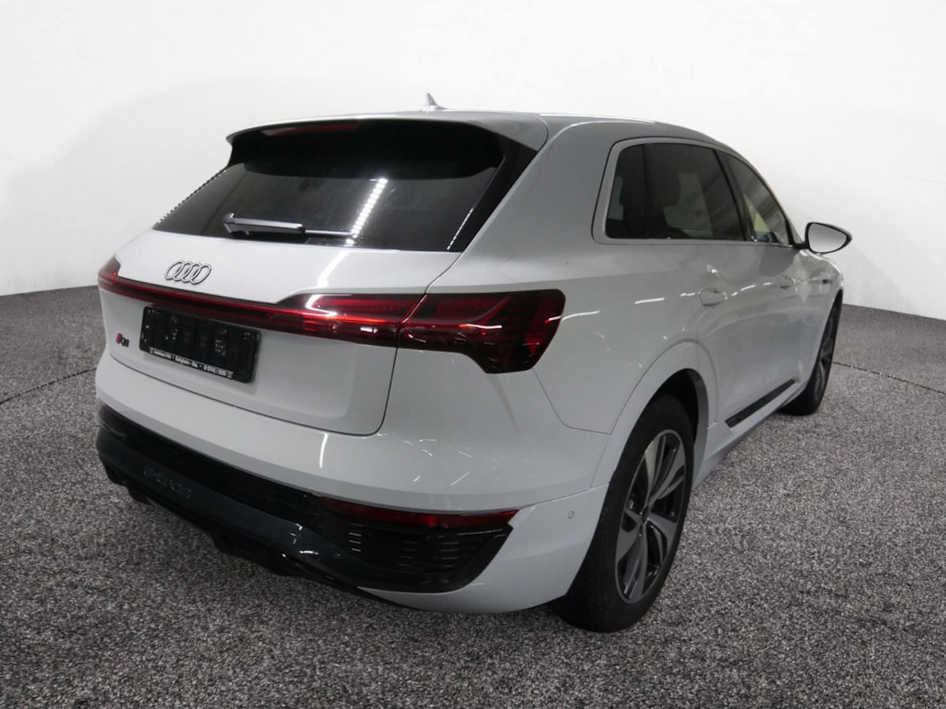 Audi Q8 e-tron S line