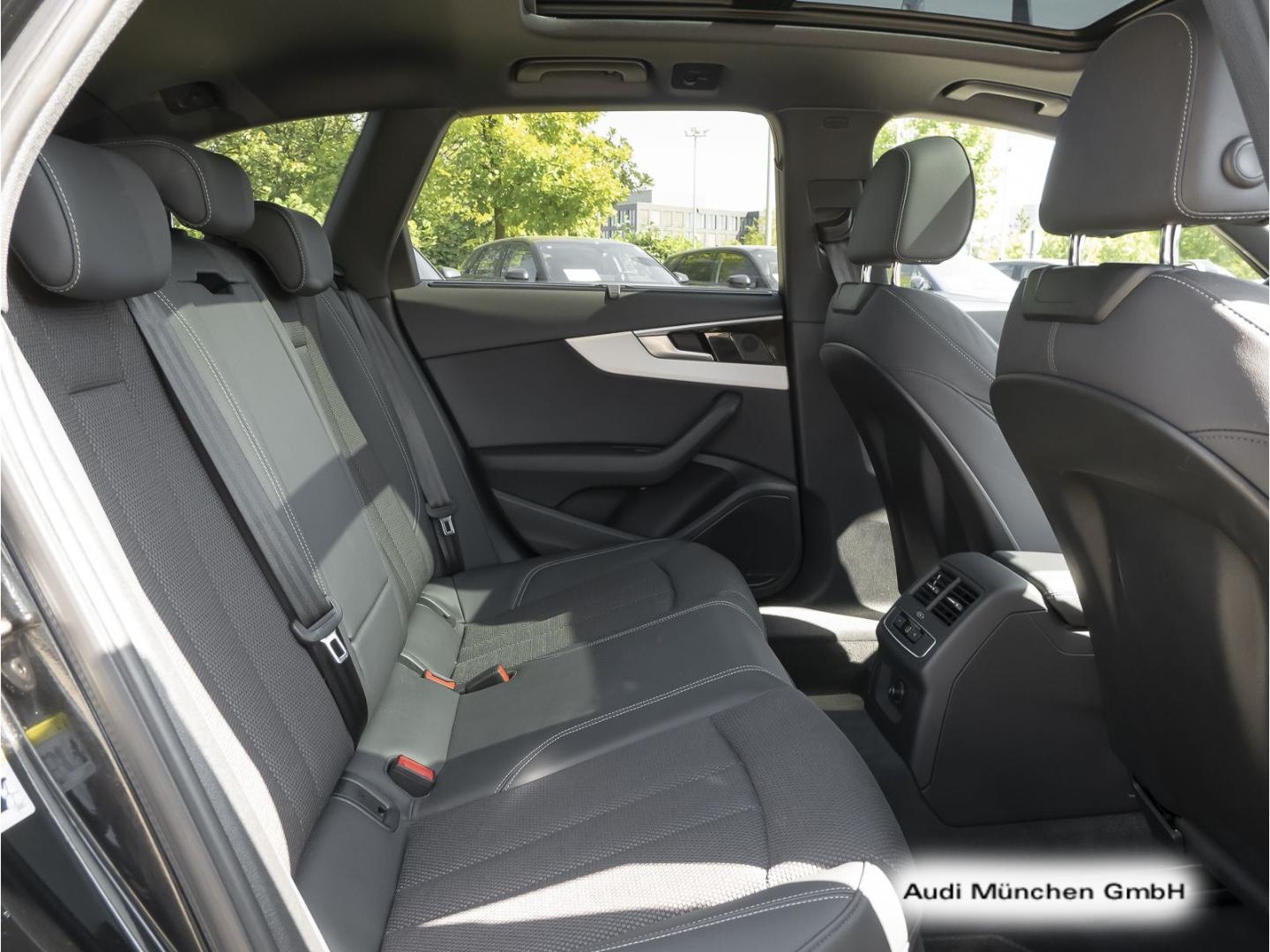 Bild über Audi A4 Avant S line 45 TFSI quattro S tronic - für weitere Informationen kontaktieren Sie den Audi Partner