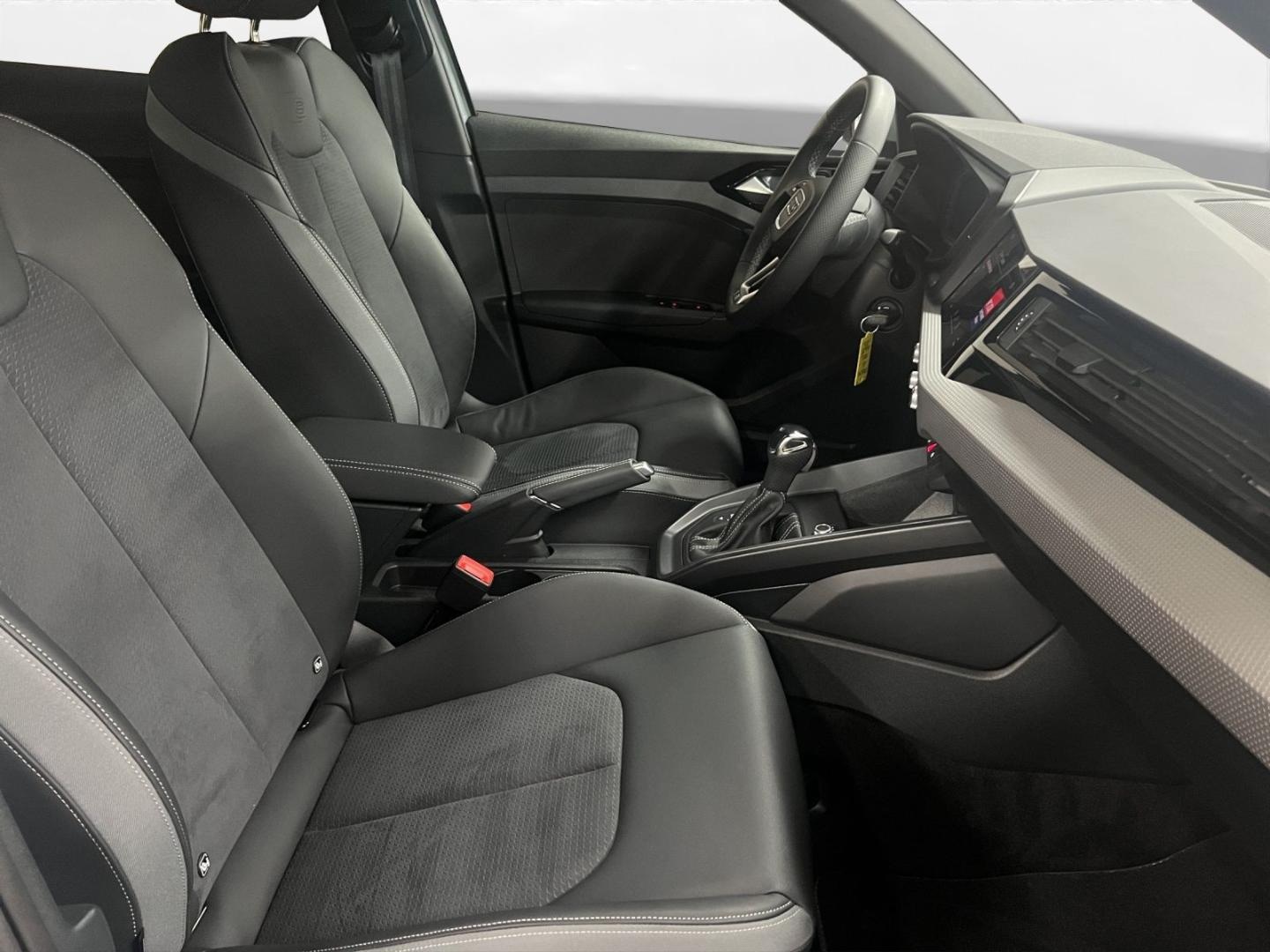 Bild über Audi A1 Sportback S line 35 TFSI S tronic - für weitere Informationen kontaktieren Sie den Audi Partner