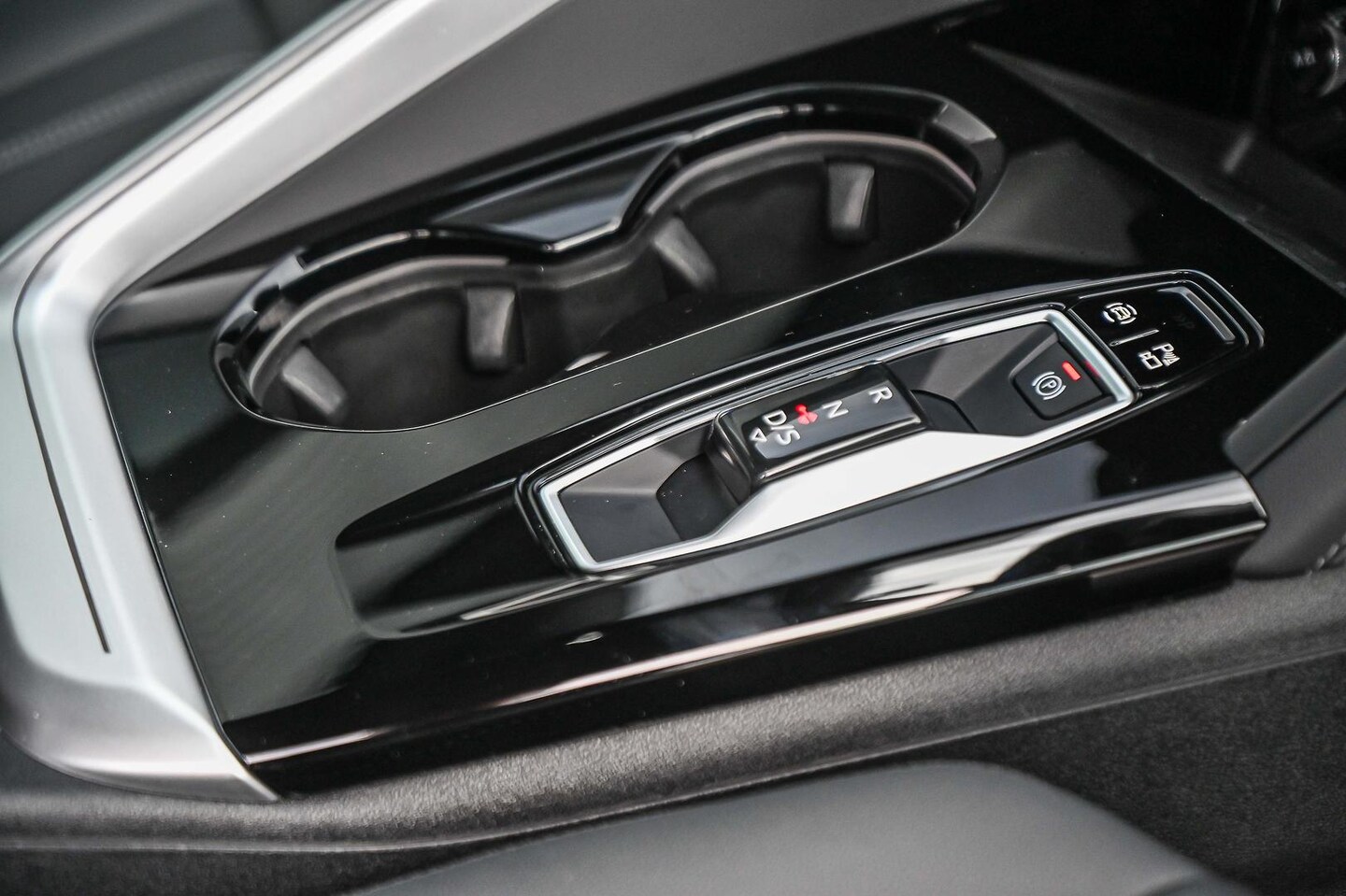 Image about Audi Q5 SUV TDI quattro 150 kW