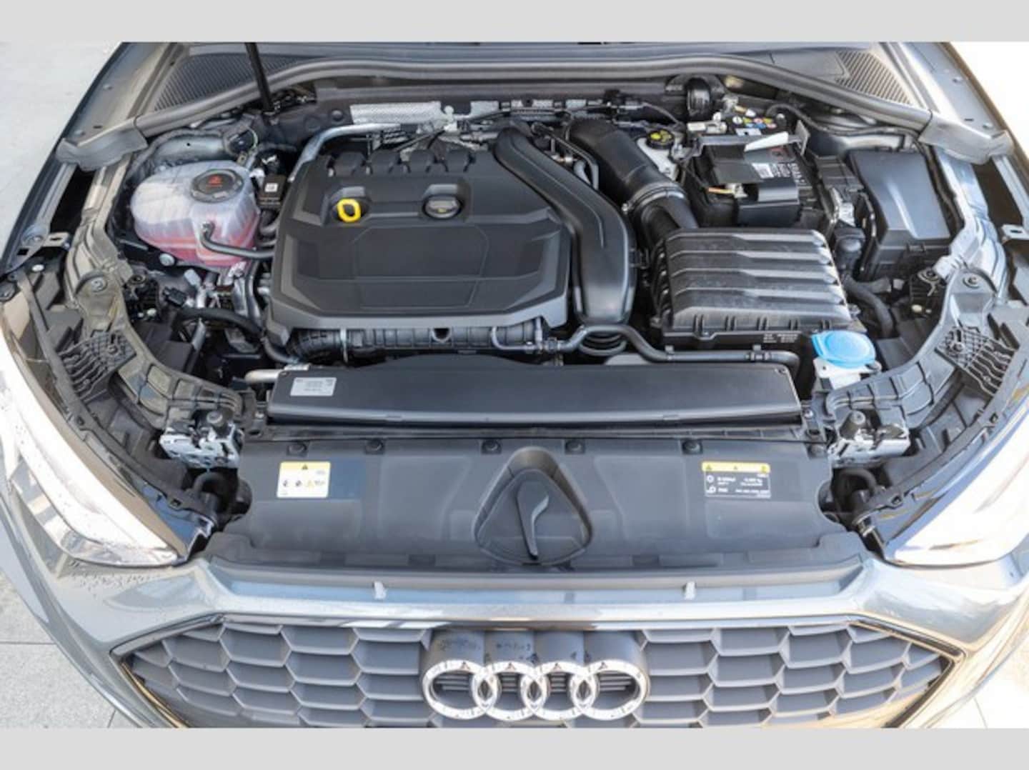 Bild über Audi A3 Sportback S line 35 TFSI S tronic - für weitere Informationen kontaktieren Sie den Audi Partner