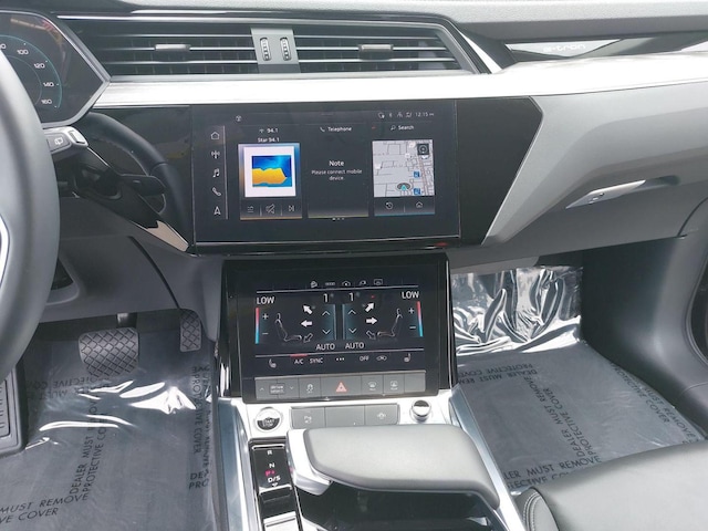 2024 Audi Q8 e-tron Premium - Photo 21