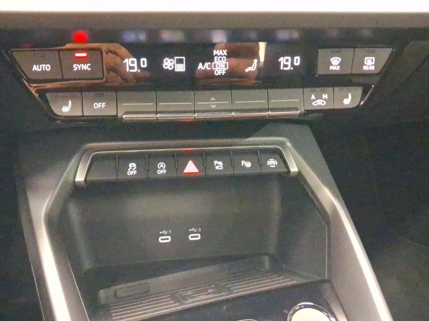 Bild über Audi A3 Limousine TDI S tronic - für weitere Informationen kontaktieren Sie den Audi Partner