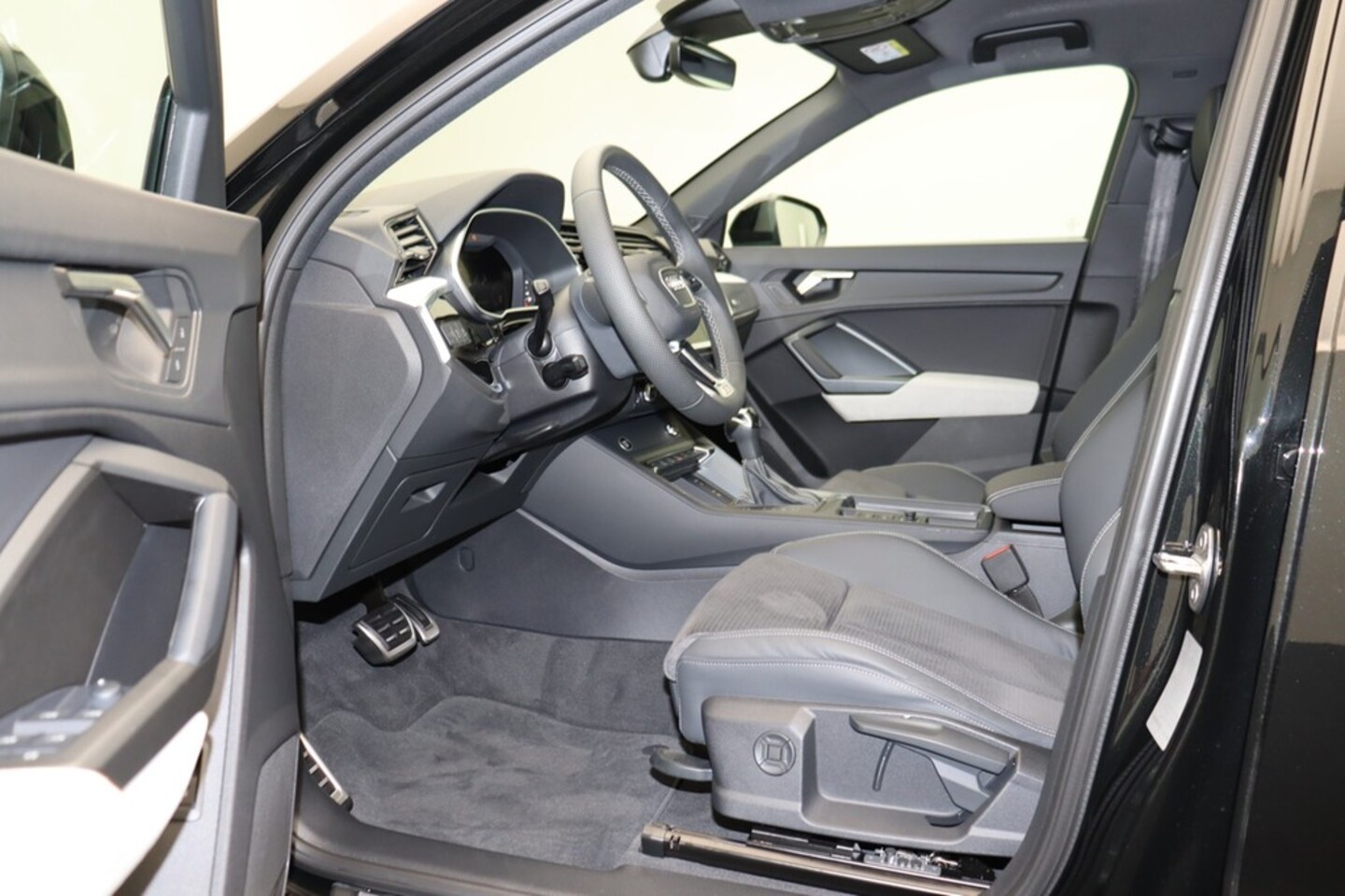 Bild über Audi Q3 advanced 35 TFSI S tronic - für weitere Informationen kontaktieren Sie den Audi Partner