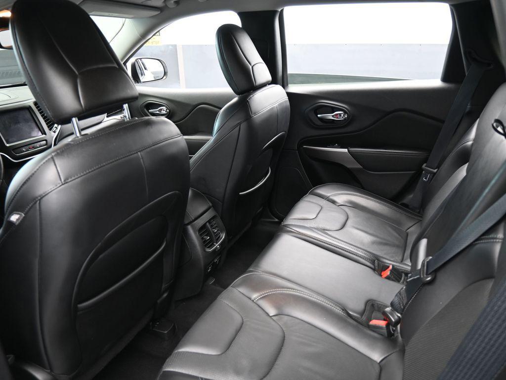 2021 Jeep Cherokee Latitude Lux - Photo 32
