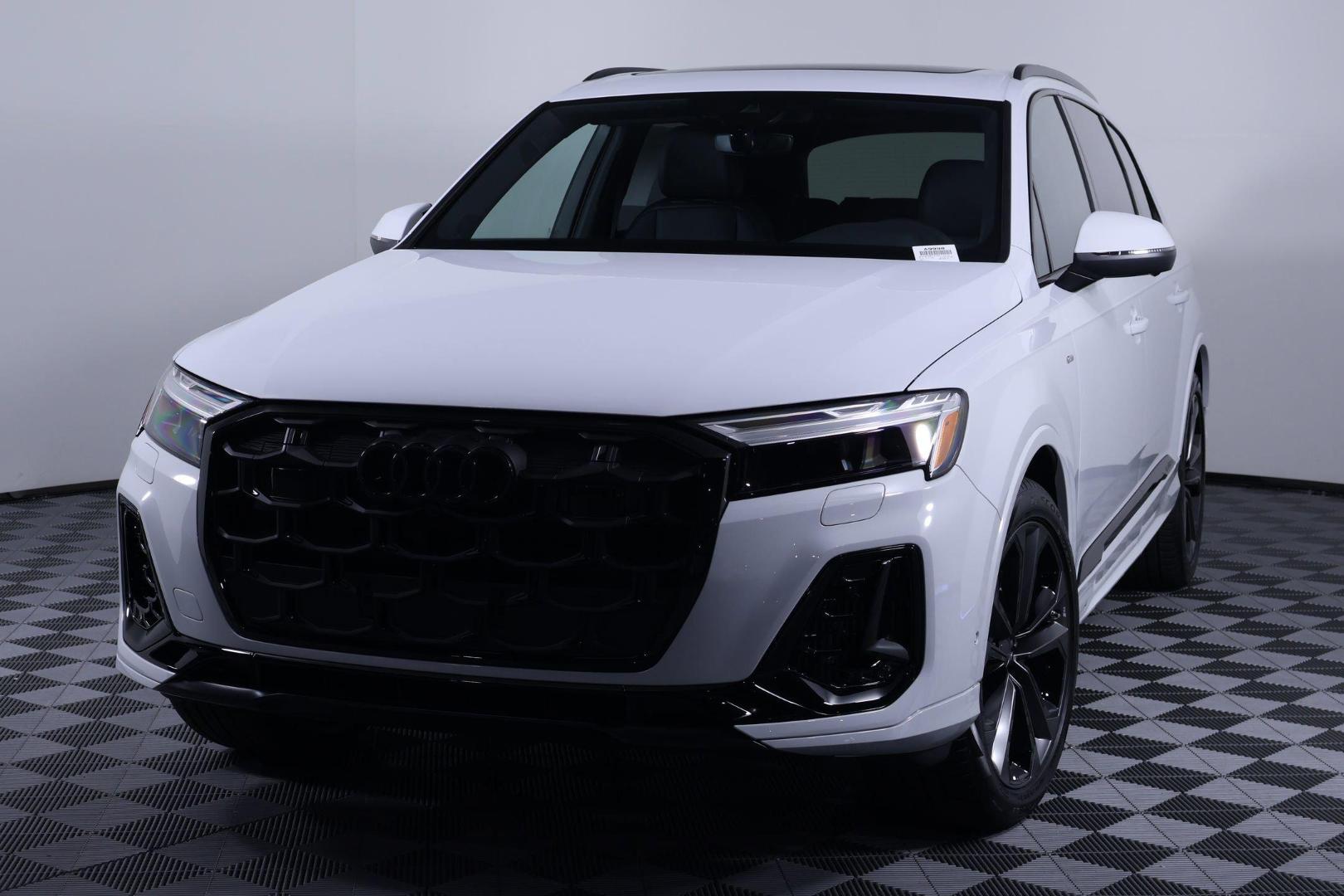 2026 Audi Q7 55 S Line Premium Plus quattro Tiptronic's photo