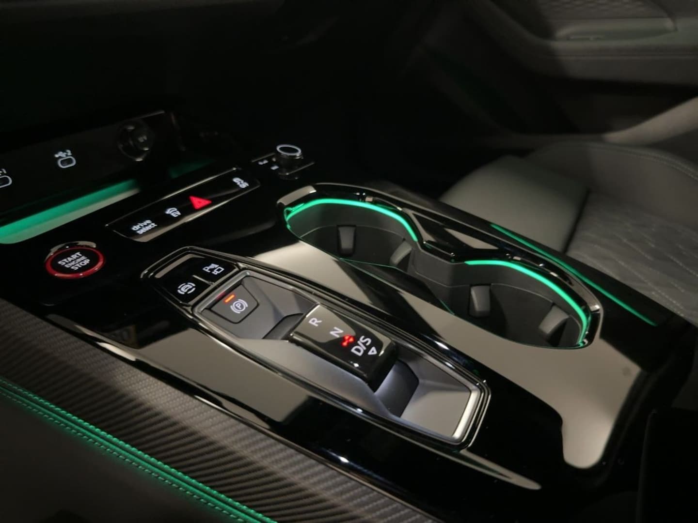 Bild über Audi A5 Avant e-hybrid e-hybrid quattro 270 kW S tronic - für weitere Informationen kontaktieren Sie den Audi Partner