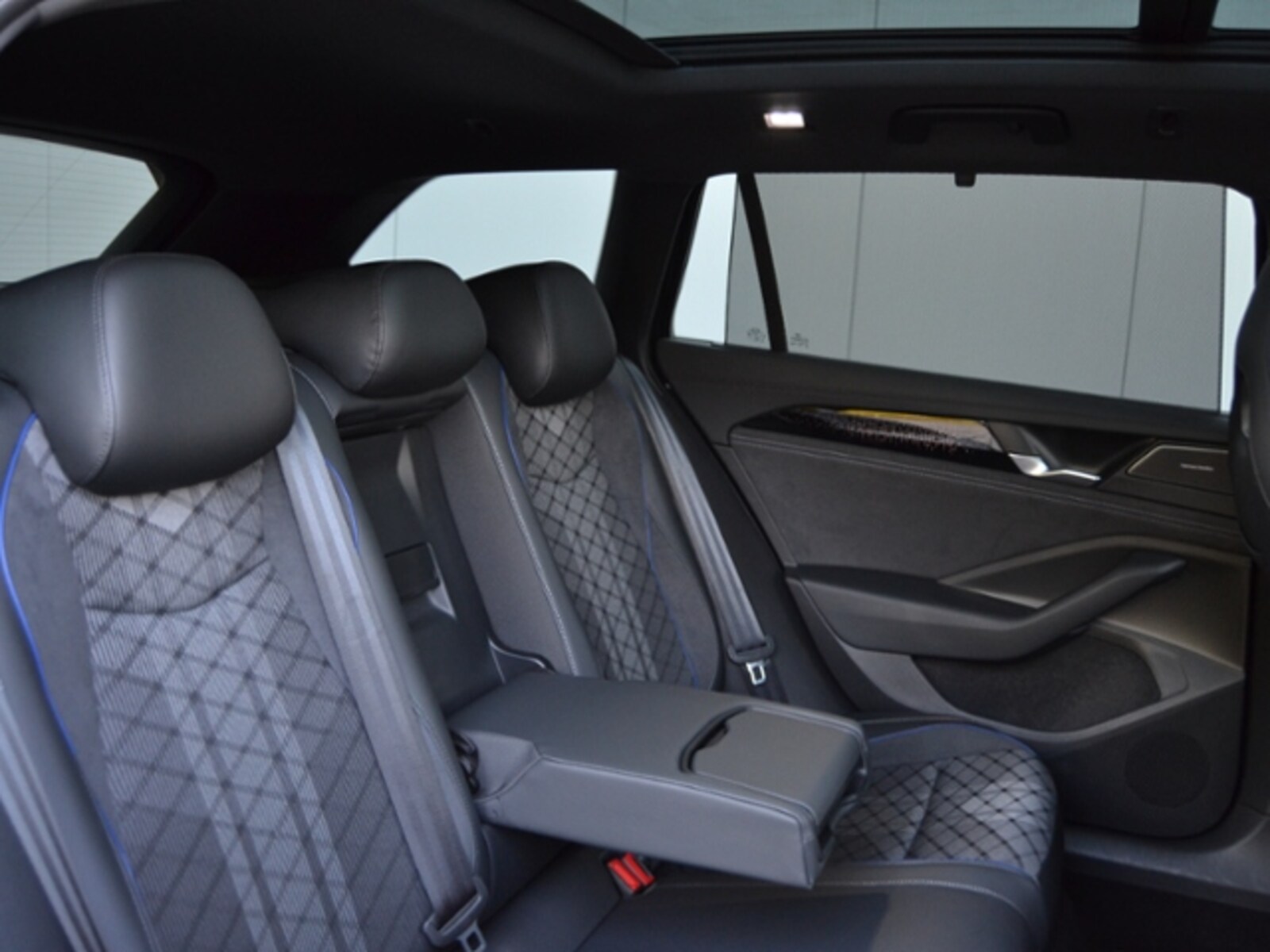 Volkswagen Passat – Bild 9