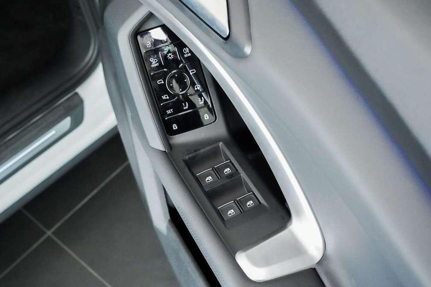 Image about Audi Q5 SUV TDI quattro 150 kW sport
