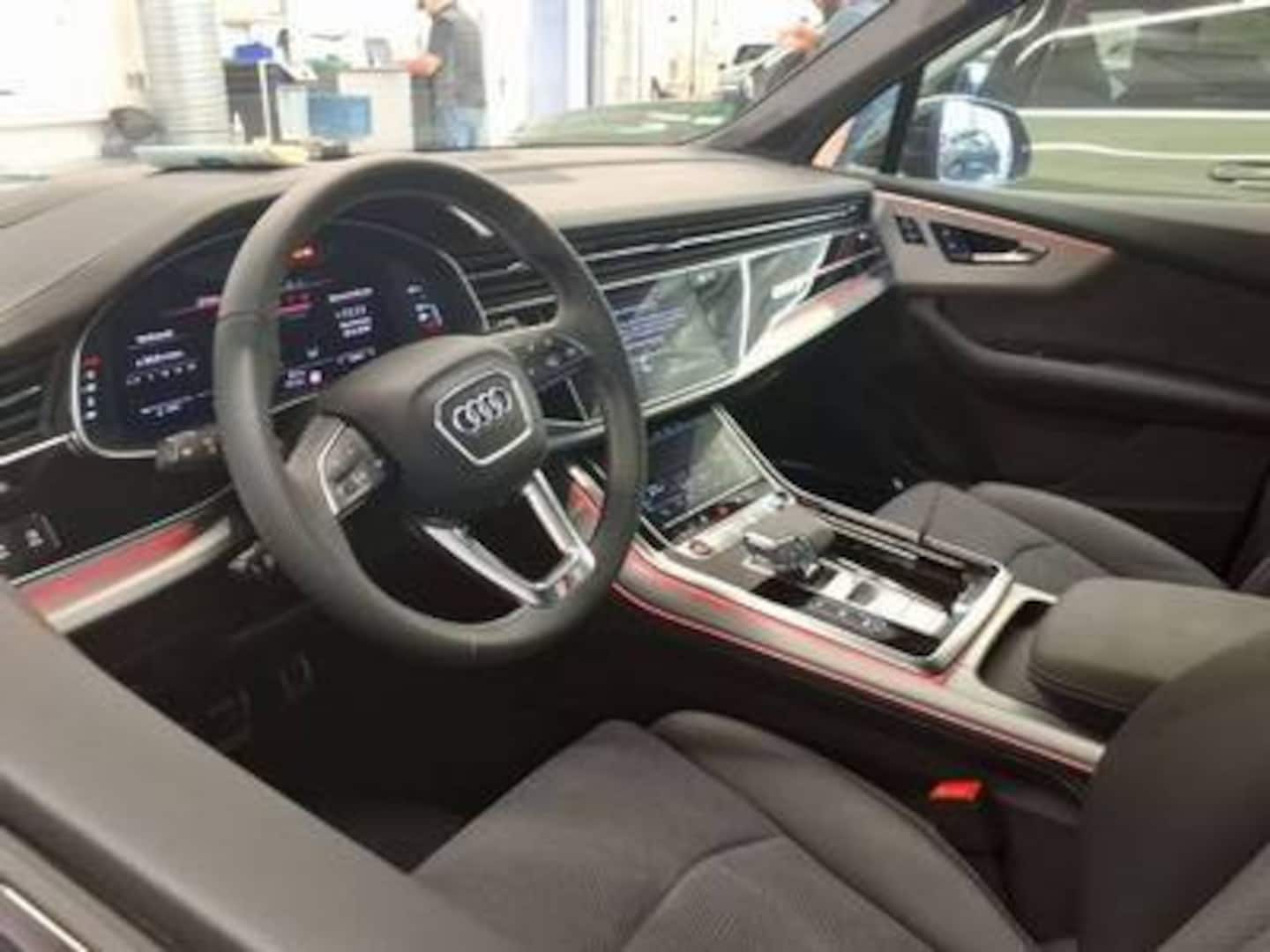 Bild über Audi SQ7 SUV TFSI quattro 373 kW tiptronic - für weitere Informationen kontaktieren Sie den Audi Partner