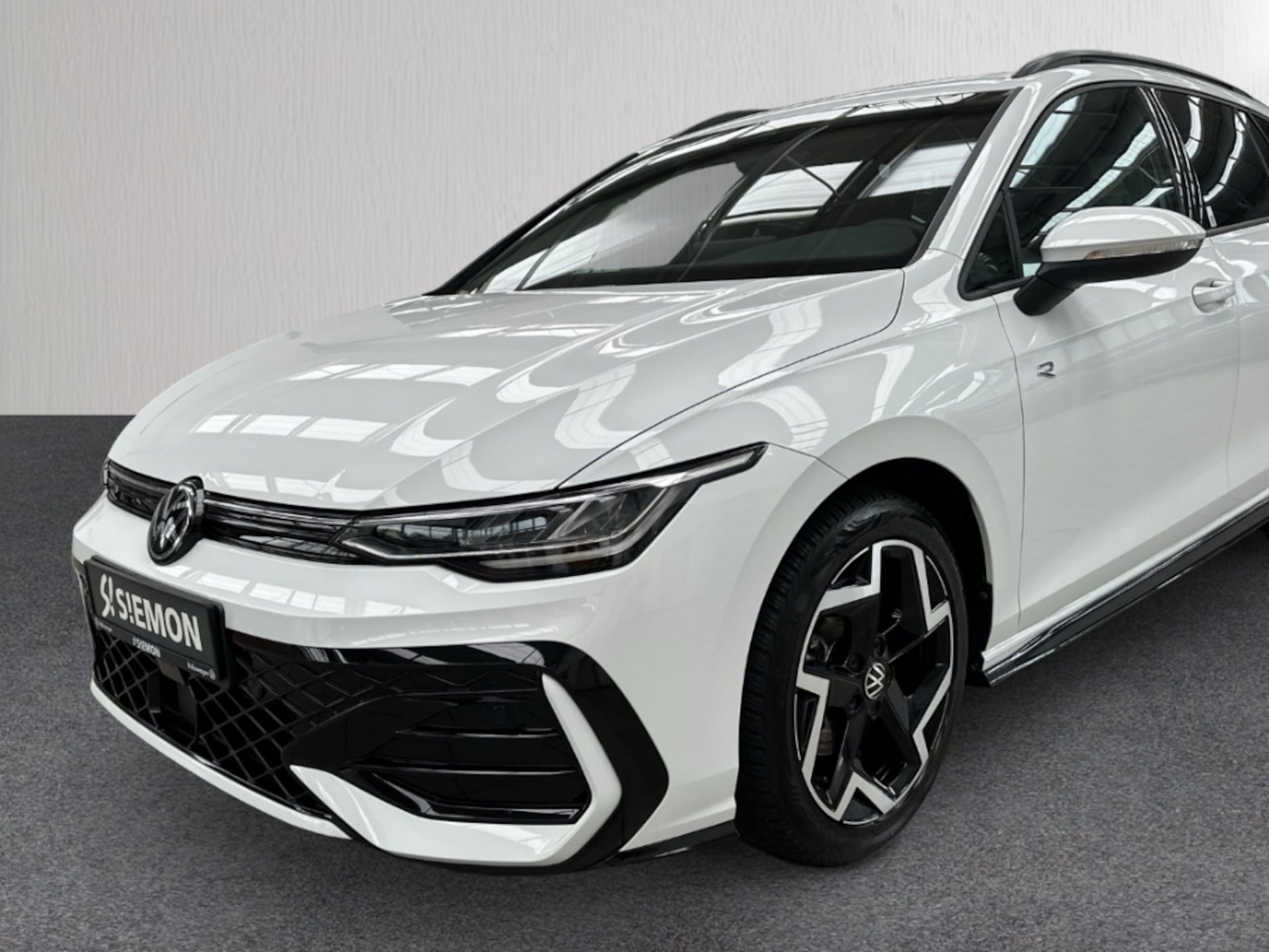 Volkswagen Golf Variant R-Line