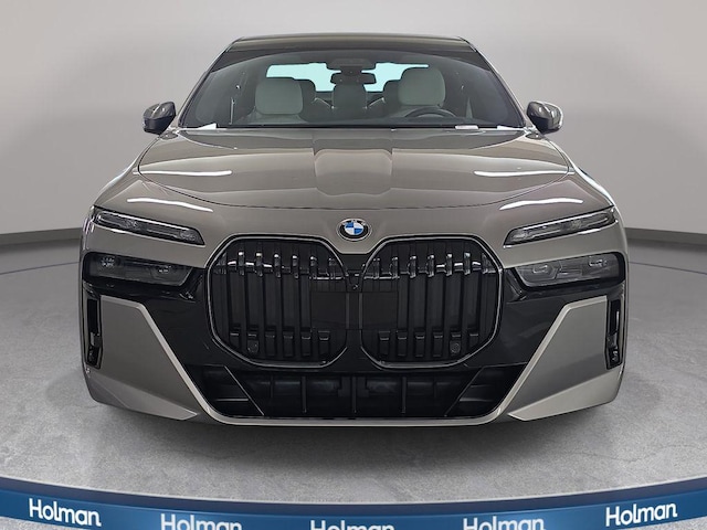2026 BMW 740i