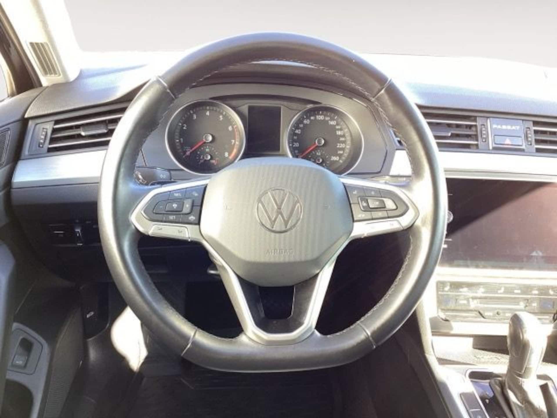 Volkswagen Passat Variant Basis-Modell