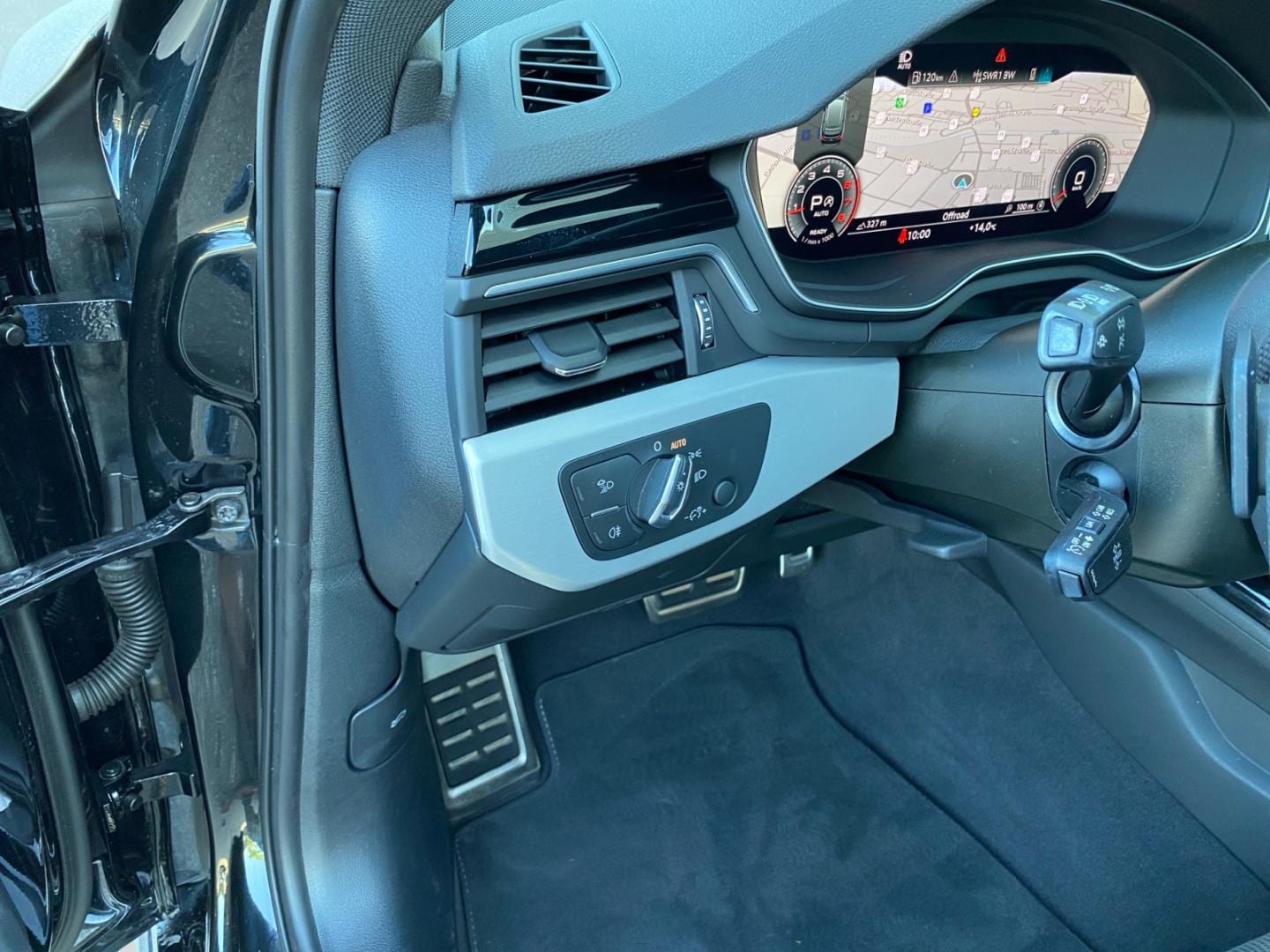 Bild über Audi A4 Avant S line 40 TFSI S tronic - für weitere Informationen kontaktieren Sie den Audi Partner