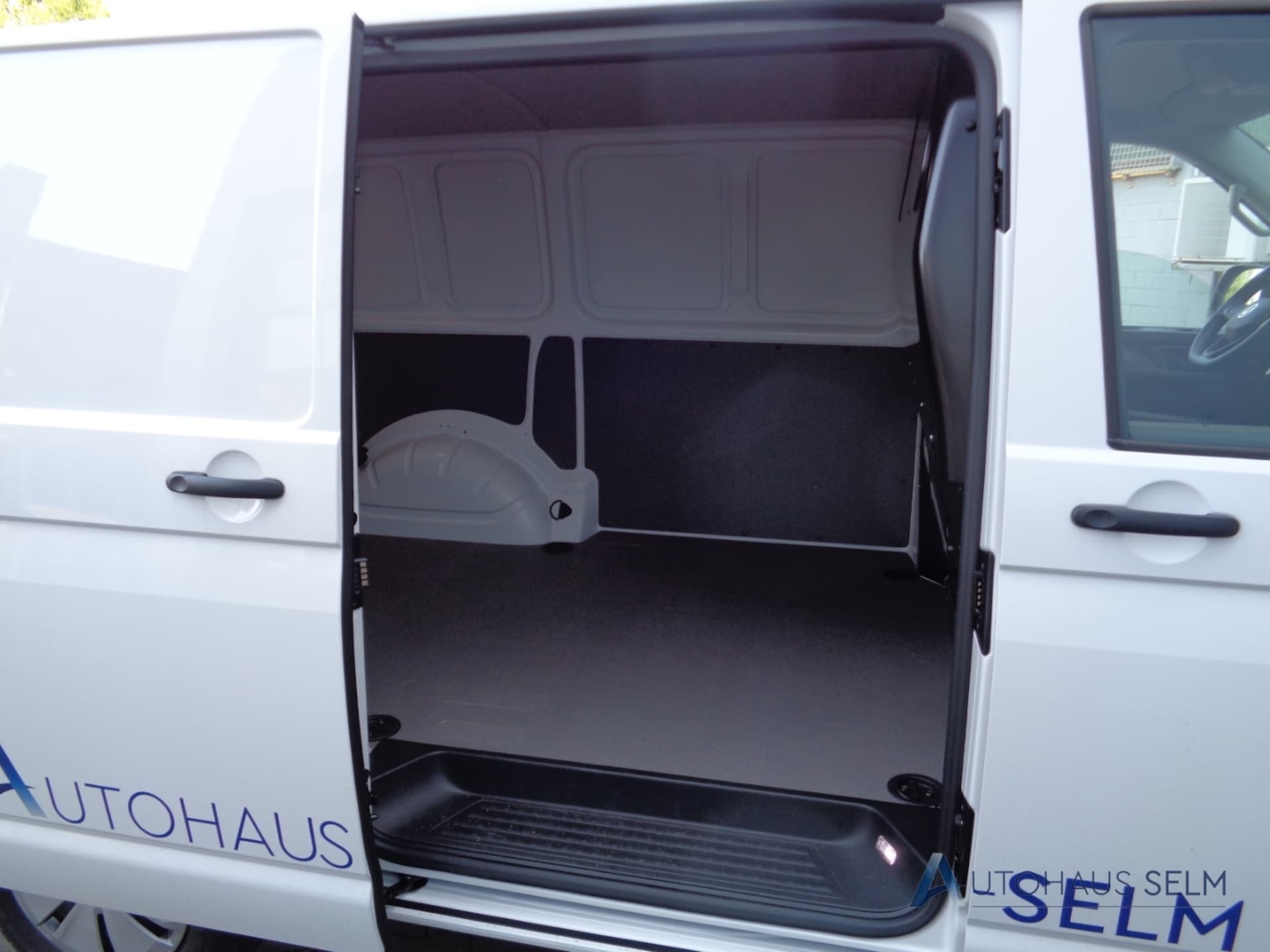 Volkswagen T6.1 Transporter Kasten kurzer Radstand