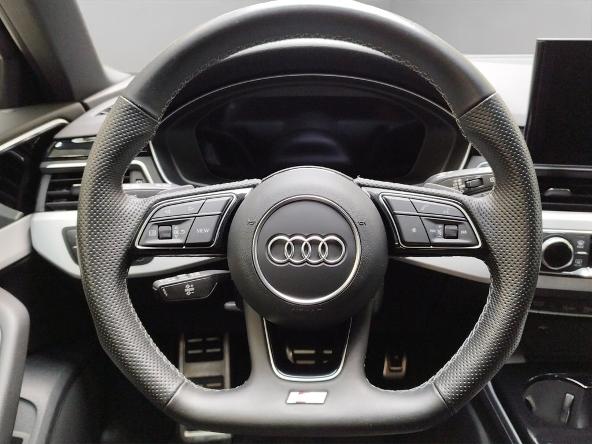 Audi A4 Avant S line