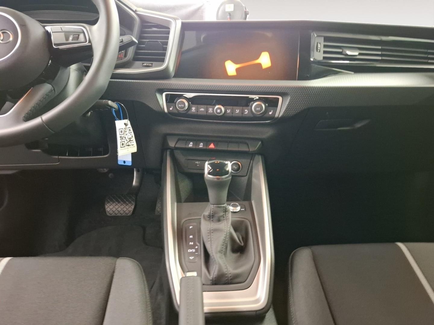 Bild über Audi A1 Sportback S line 25 TFSI S tronic - für weitere Informationen kontaktieren Sie den Audi Partner